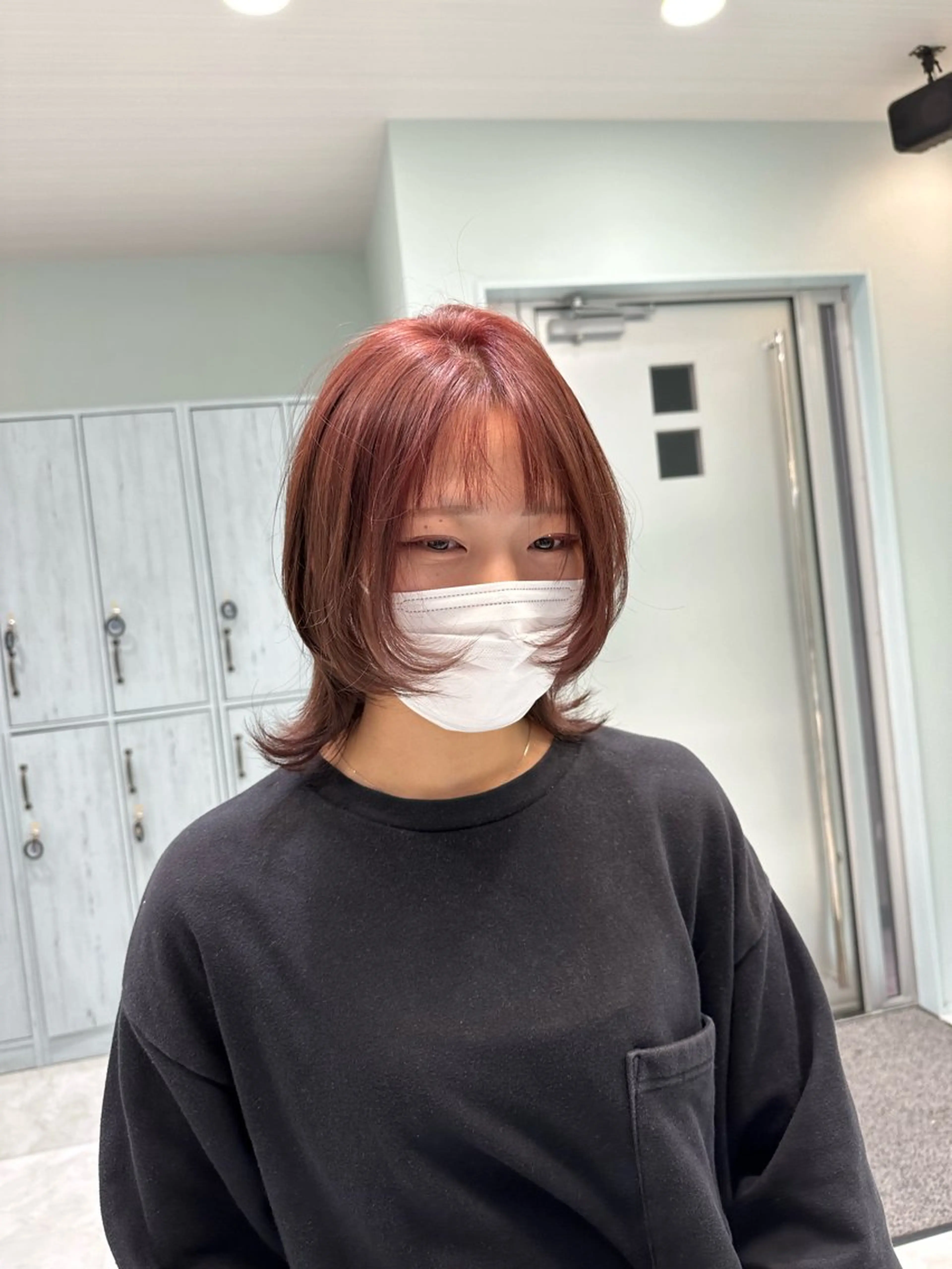 ミディアム カラー 顔周りカット ウルフカット coeur所属・中川 茜里のヘアスタイル