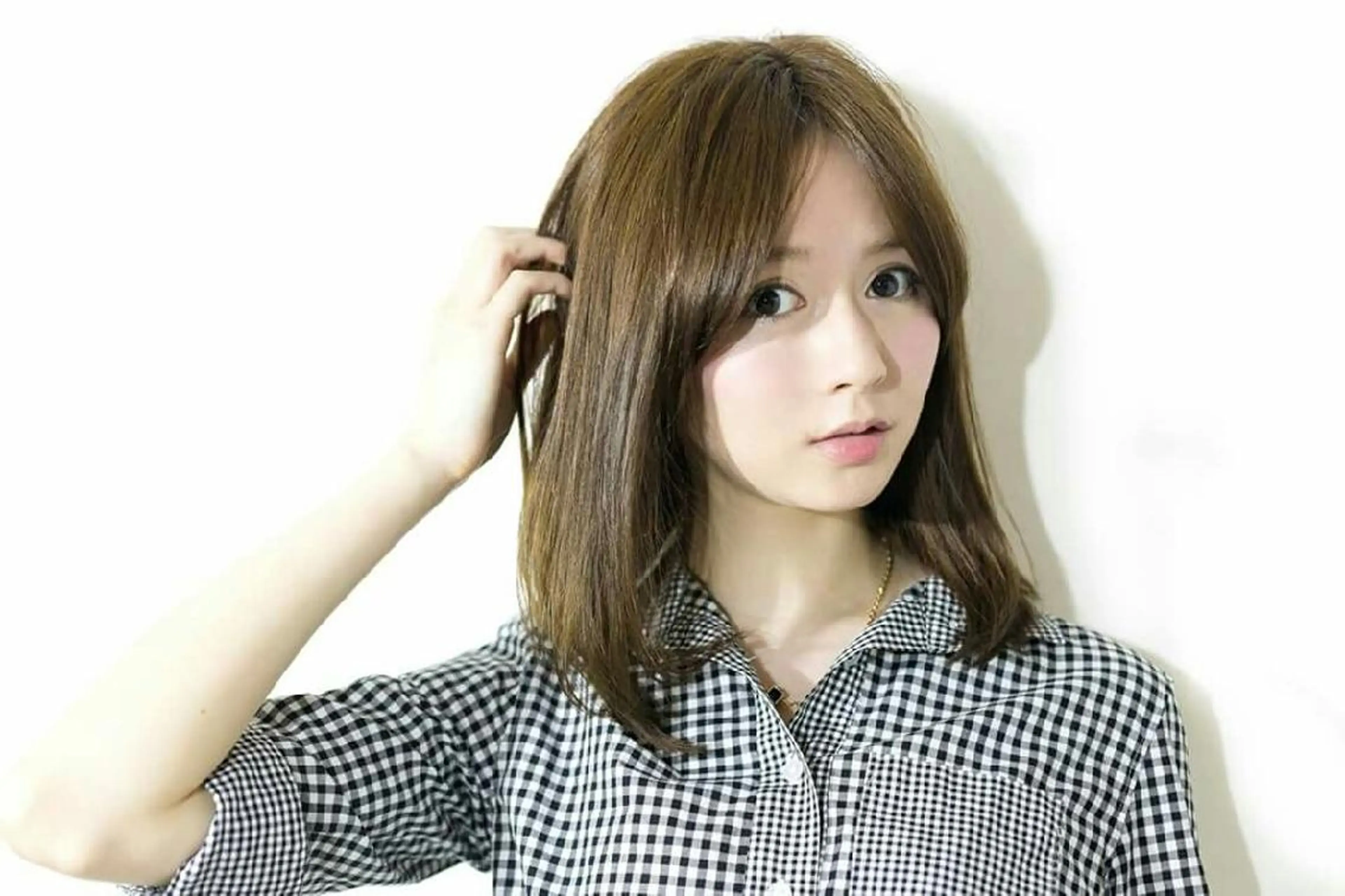 ミディアム セミロング カラー パーマ iplus まつげ、眉毛、耳つぼのマツエク・マツパデザイン