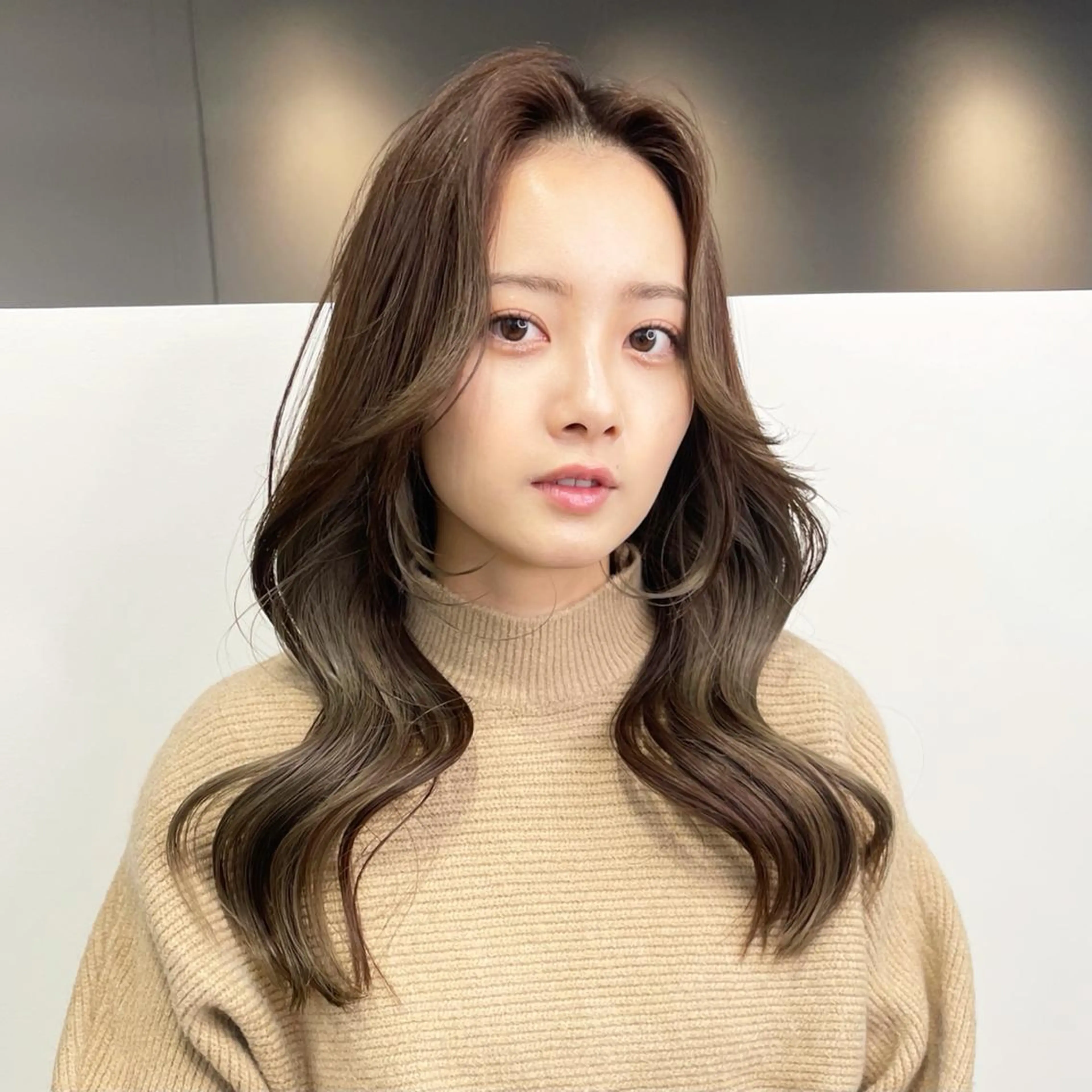 セミロング カラー くびれヘア エギョモリ 顔まわりレイヤー 顔周りカット ヨシンモリ カット ヘアカラー トリートメント 🦋韓国系指名No1 店長/圓山 祐也🦋のヘアスタイル