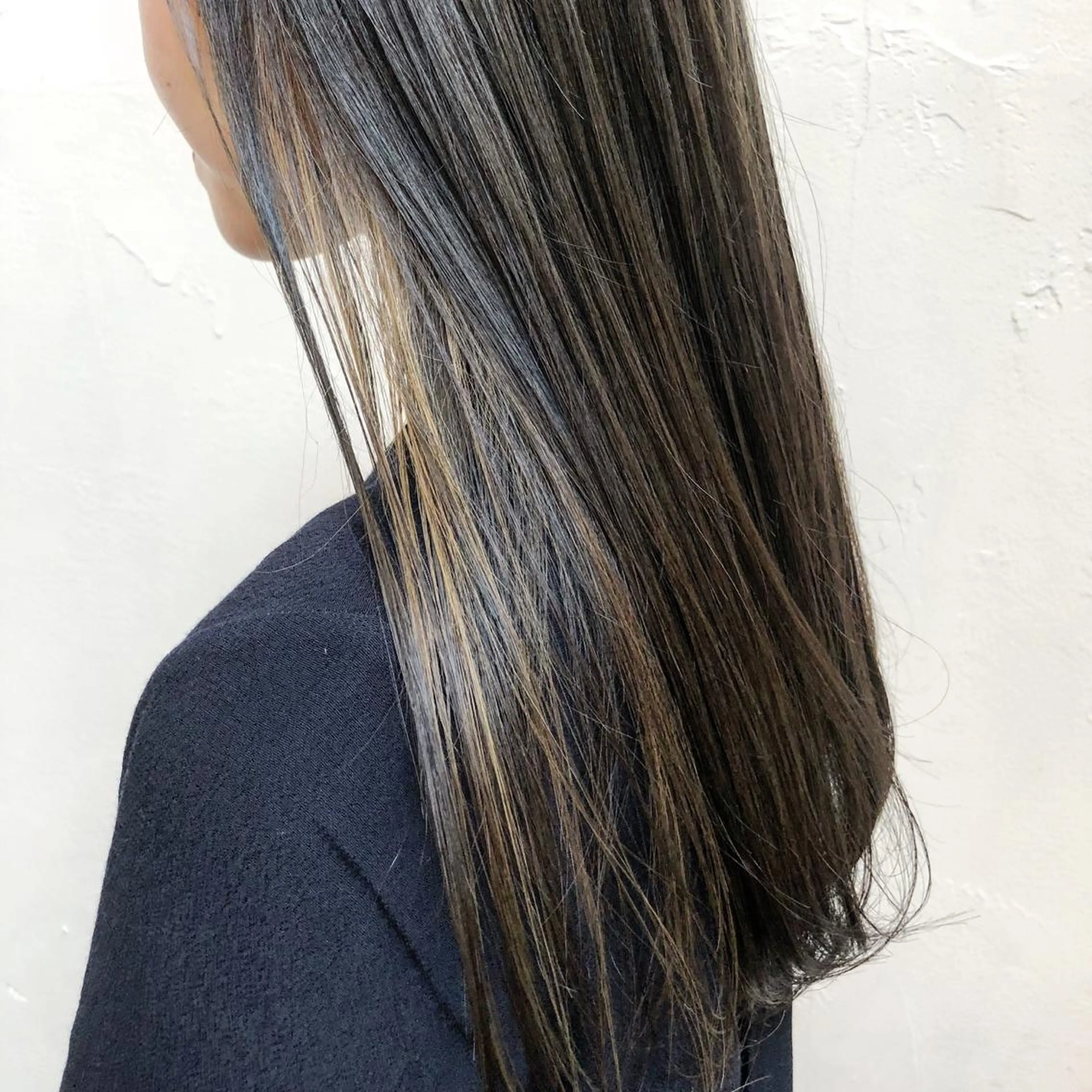 ロング カラー ハイライトカラー インナーカラー ハイライト luve heart's And Be  minamisemba所属・脇坂 佳世の眉毛・アイブロウイメージ