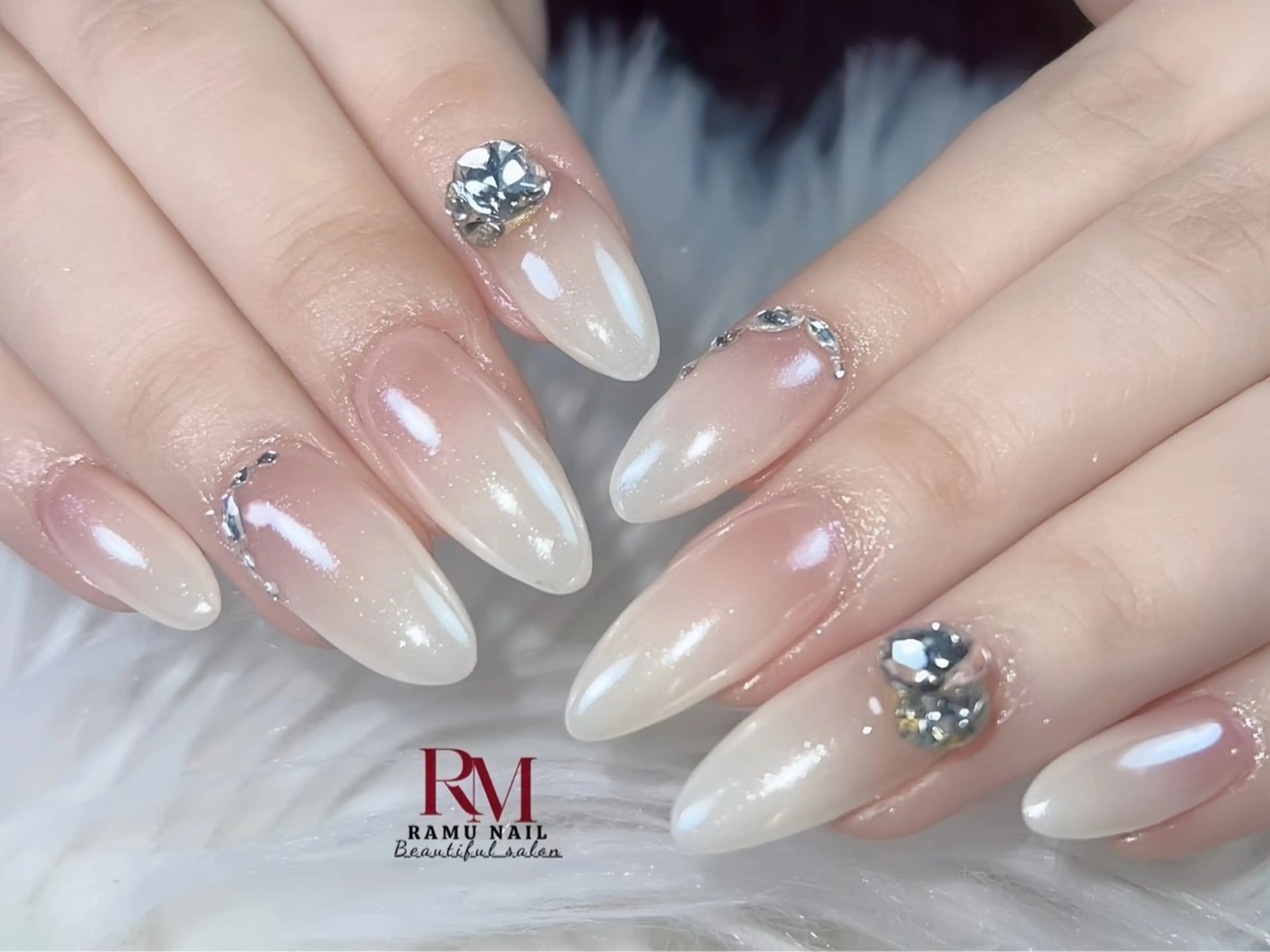 ネイル キラキラネイル マグネットネイル ミラーネイル ワンホンネイル 冬ネイル ハンドネイル RAMU Nail 恵比寿店のネイルデザイン