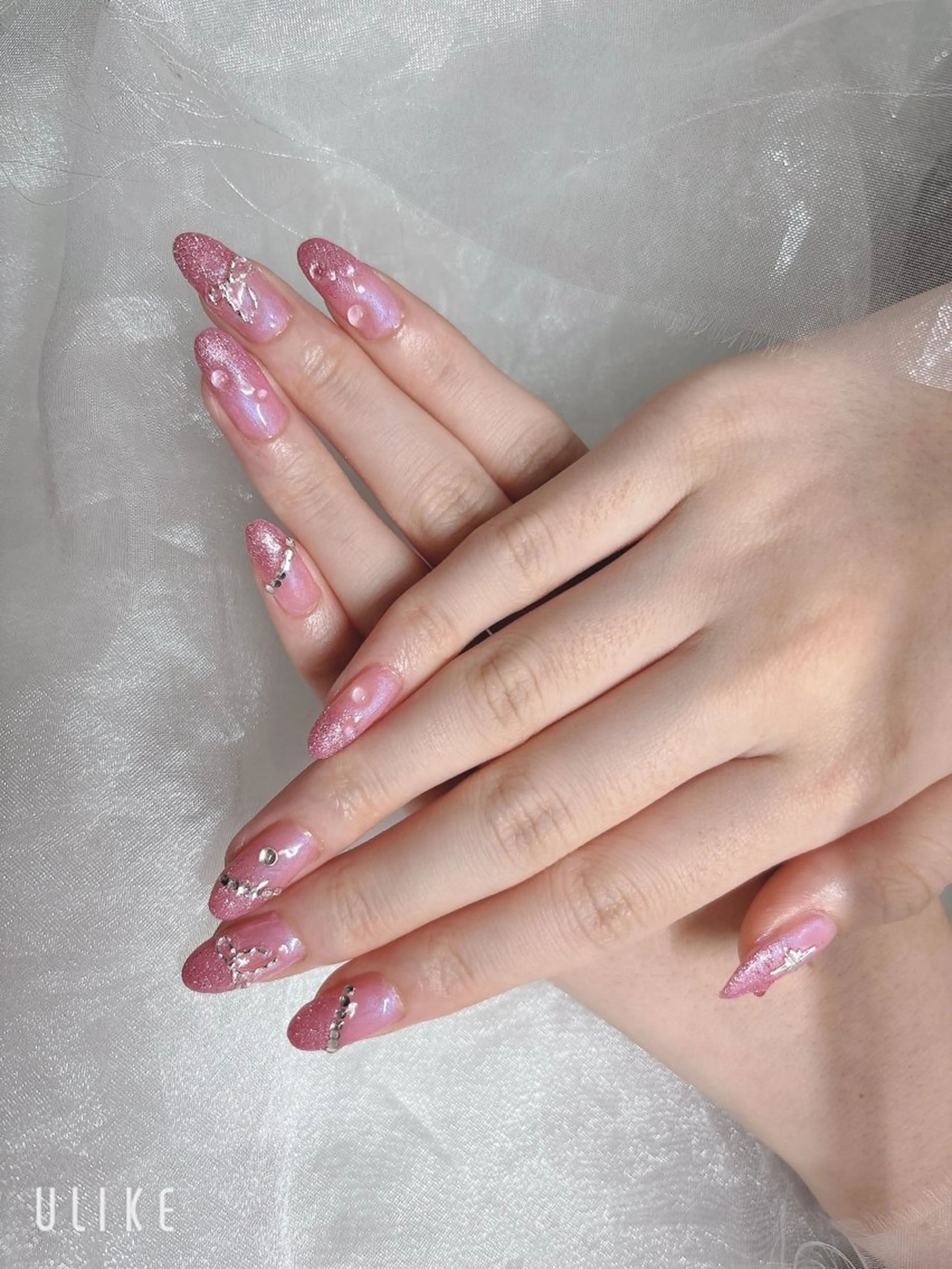 ネイル グラデーション キラキラネイル ラメ(グリッター) ラメグラデーション ピンク ハンドネイル BABY LION :Fumiyoのネイルデザイン