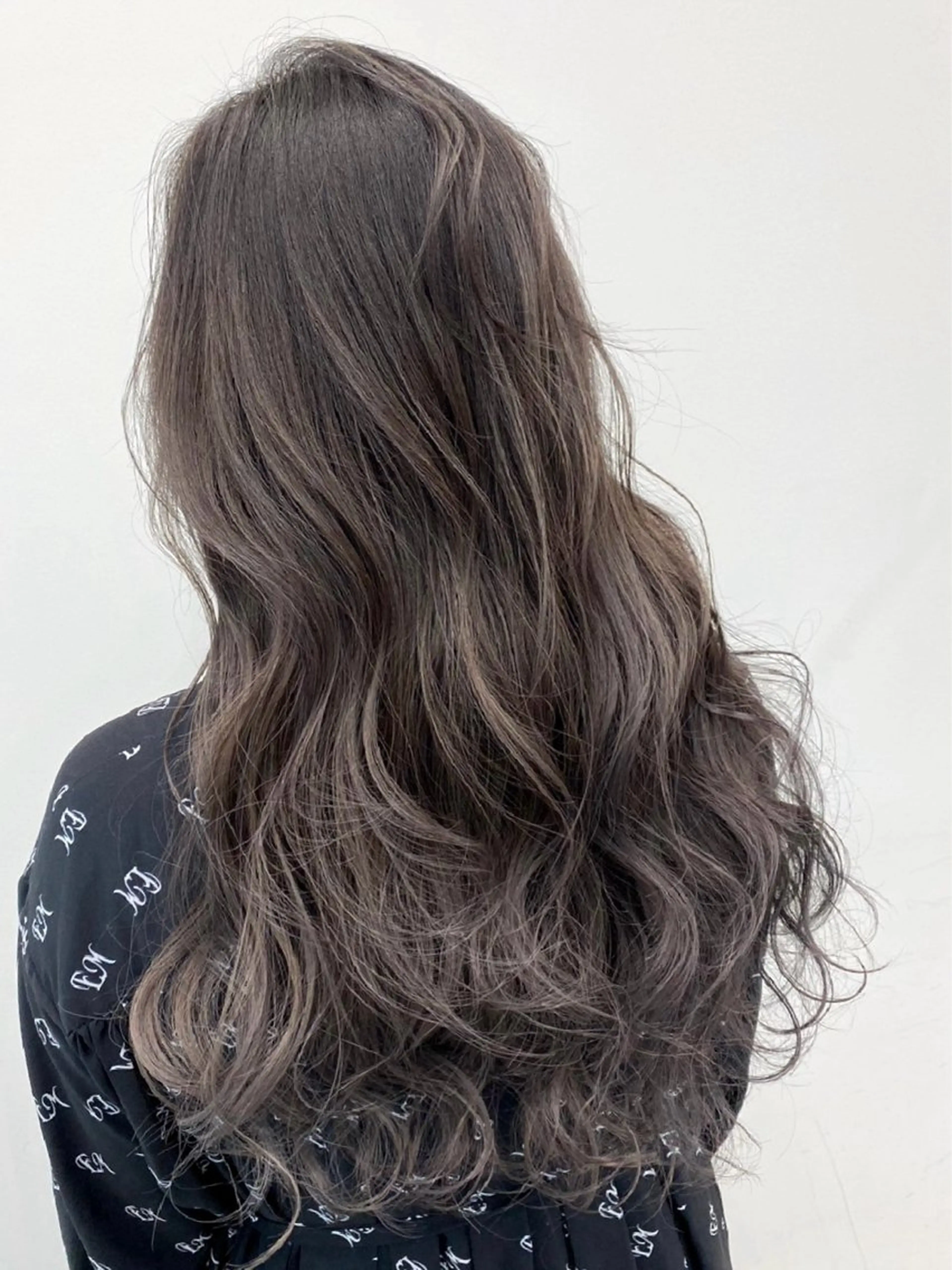 ロング カラー ダブルカラー／レイヤ ーカット𝓜𝓐𝓞のヘアスタイル