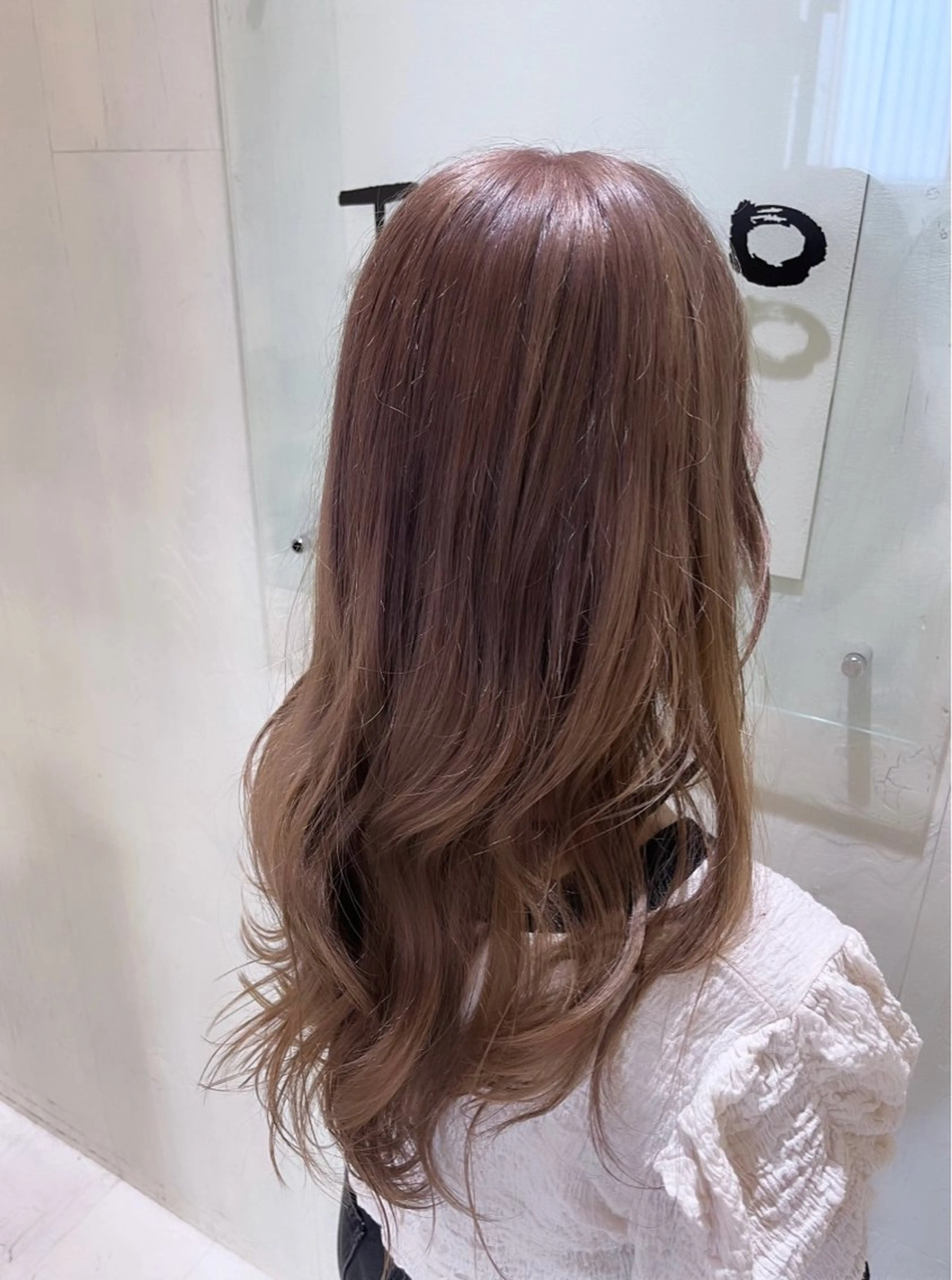 ロング カラー ベージュカラー ブリーチ ミルクティーベージュ ヘアカラー ブリーチなしWカラー レイヤー/Rickyのヘアスタイル