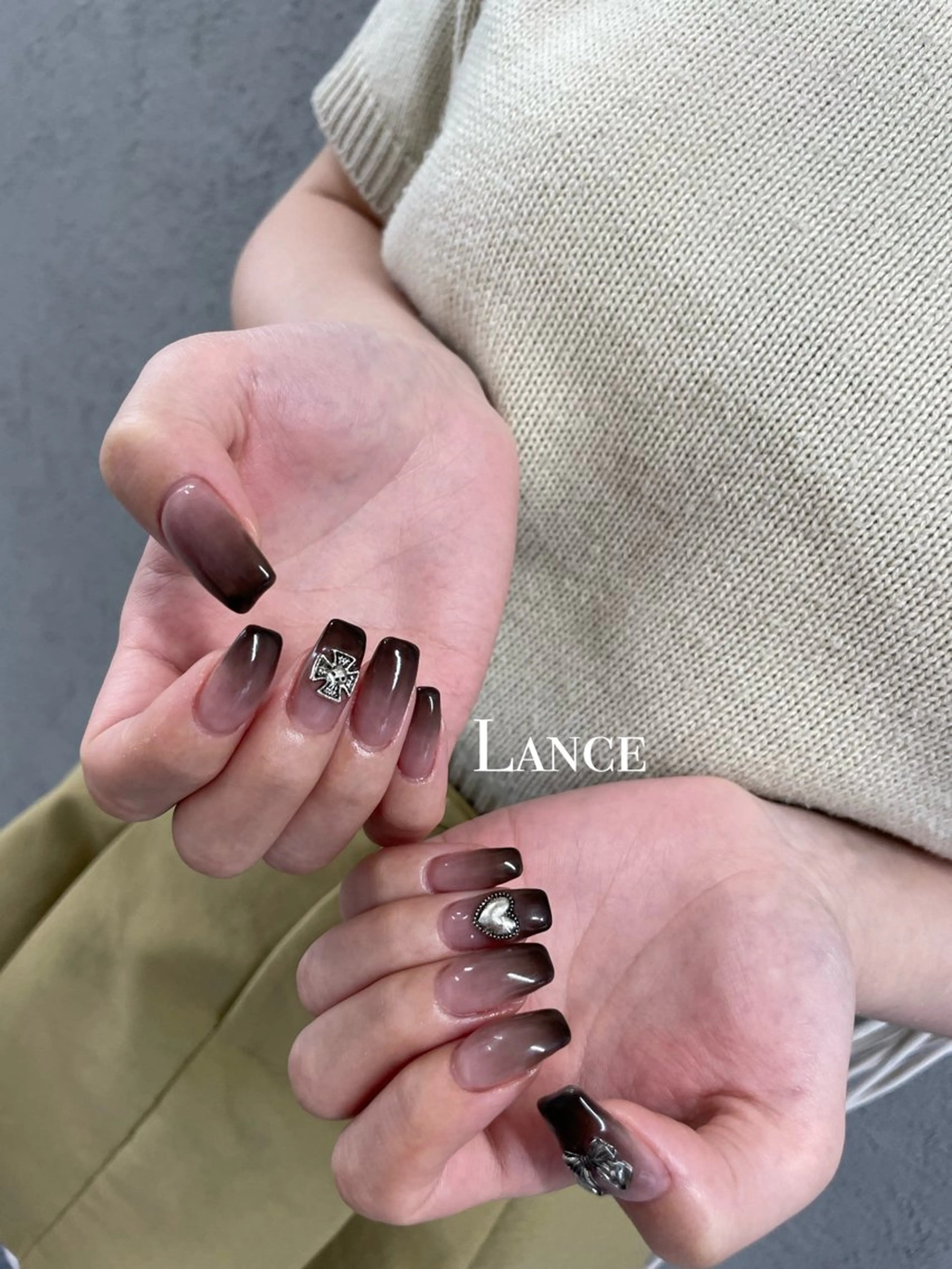 ネイル オーロラネイル フットネイル 氷ネイル・うるうるネイル キラキラネイル 韓国ネイル ハンドネイル Lance nailのネイルデザイン