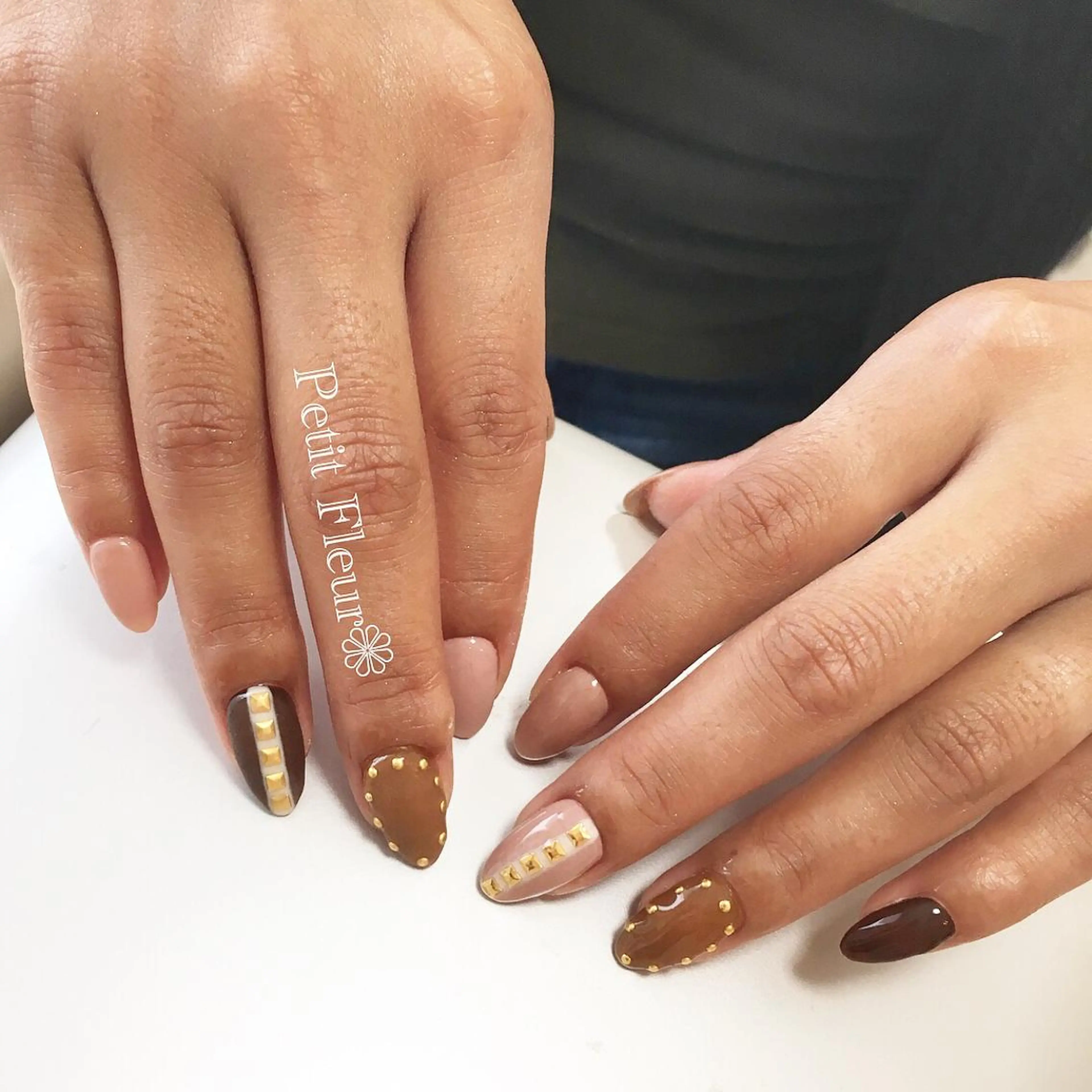 ネイル ブラウン マットネイル Petit Fleur所属・青柳 亜梨奈のマツエク・マツパデザイン