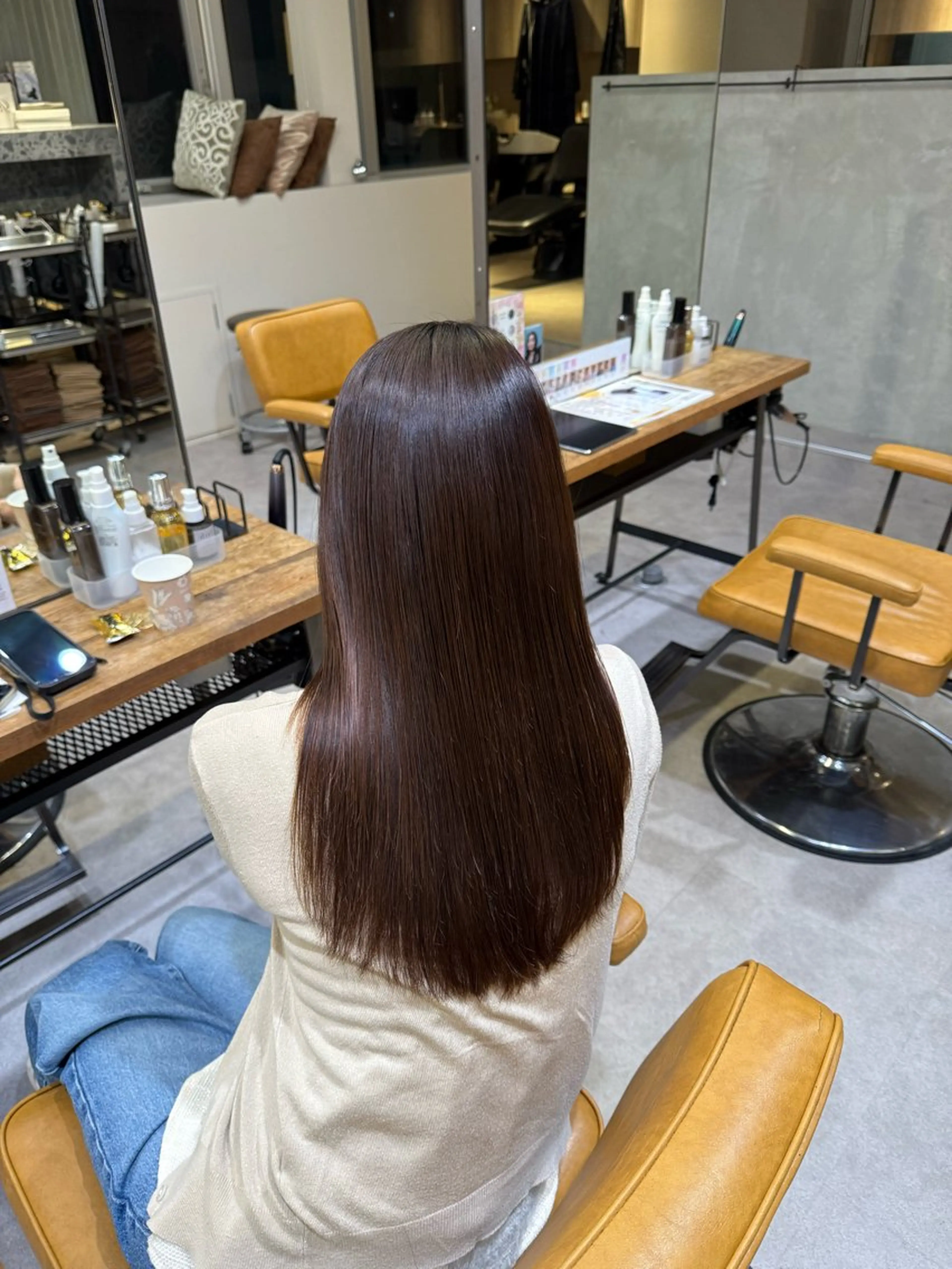 ロング SARA 【大阪梅田】のヘアスタイル