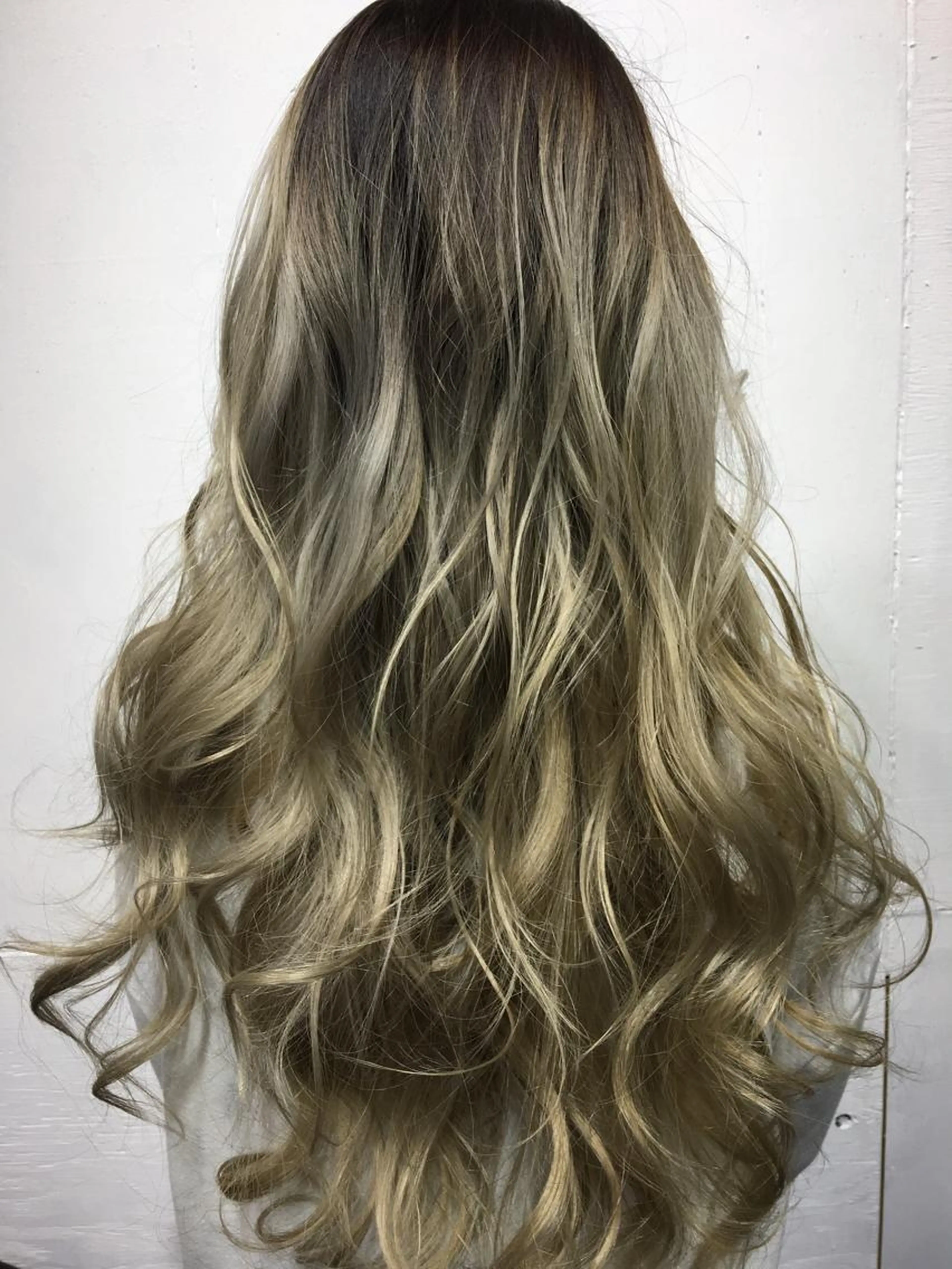 【バレイヤージュ】(ブリーチあり)の写真