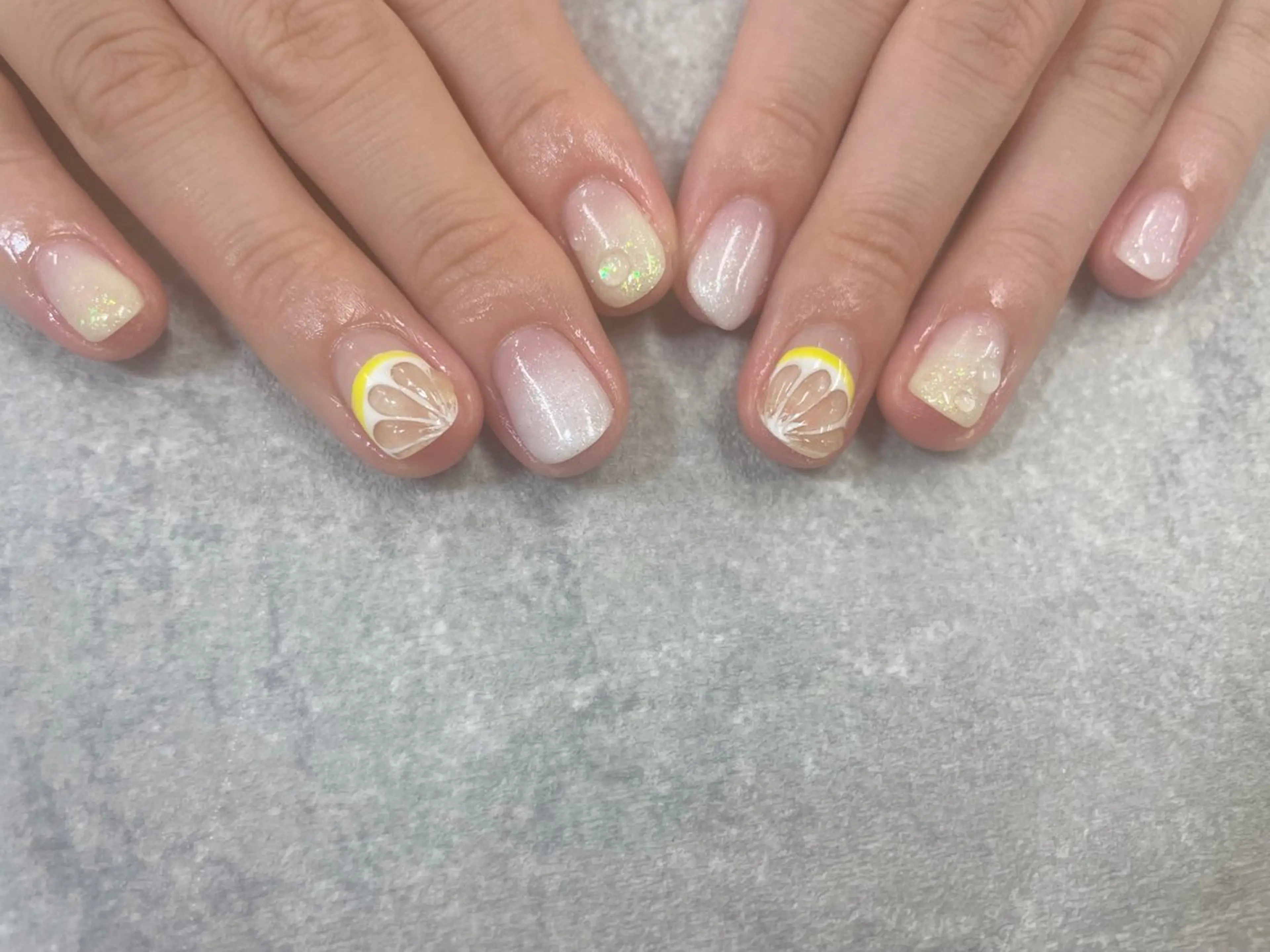 ネイル グラデーション ぷっくりネイル 黄色 ハンドネイル foglia❁﻿. ⌇﻿imamuraのネイルデザイン