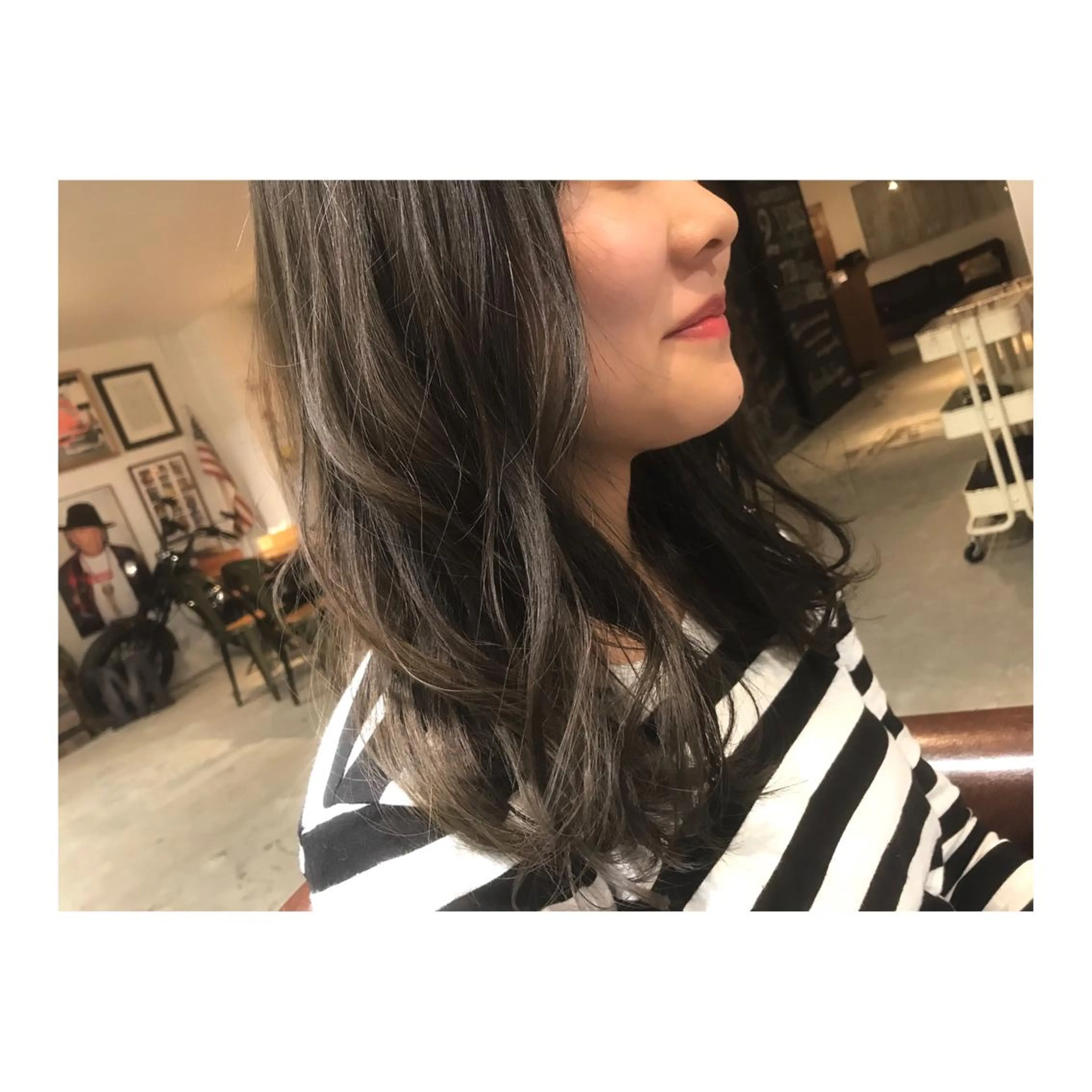 セミロング カラー アッシュ アッシュグレー 竹嶌 健吾のヘアスタイル