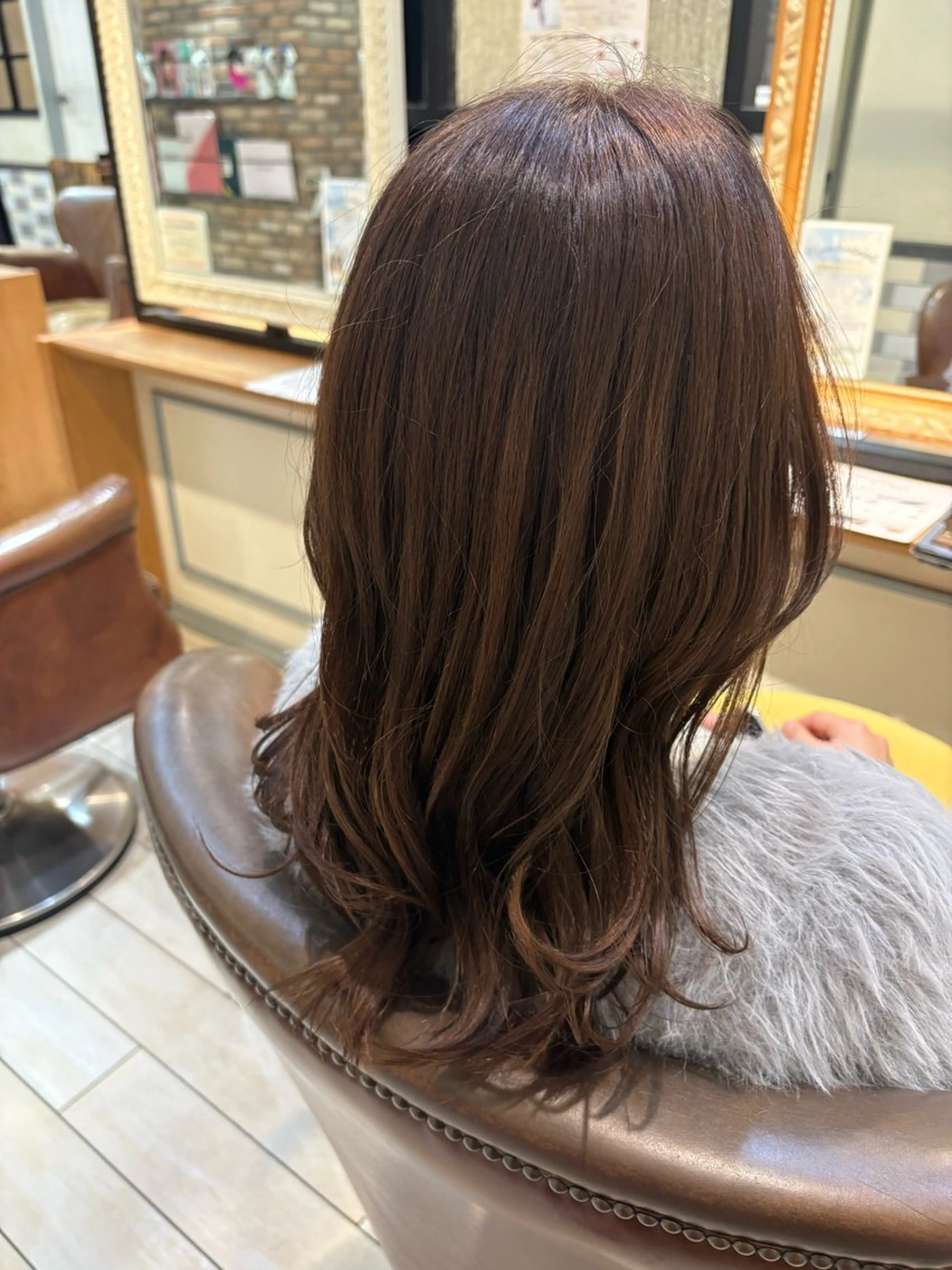 ミディアム カラー ベージュカラー ヘアカラー トリートメント SUZUKI AIRIのヘアスタイル