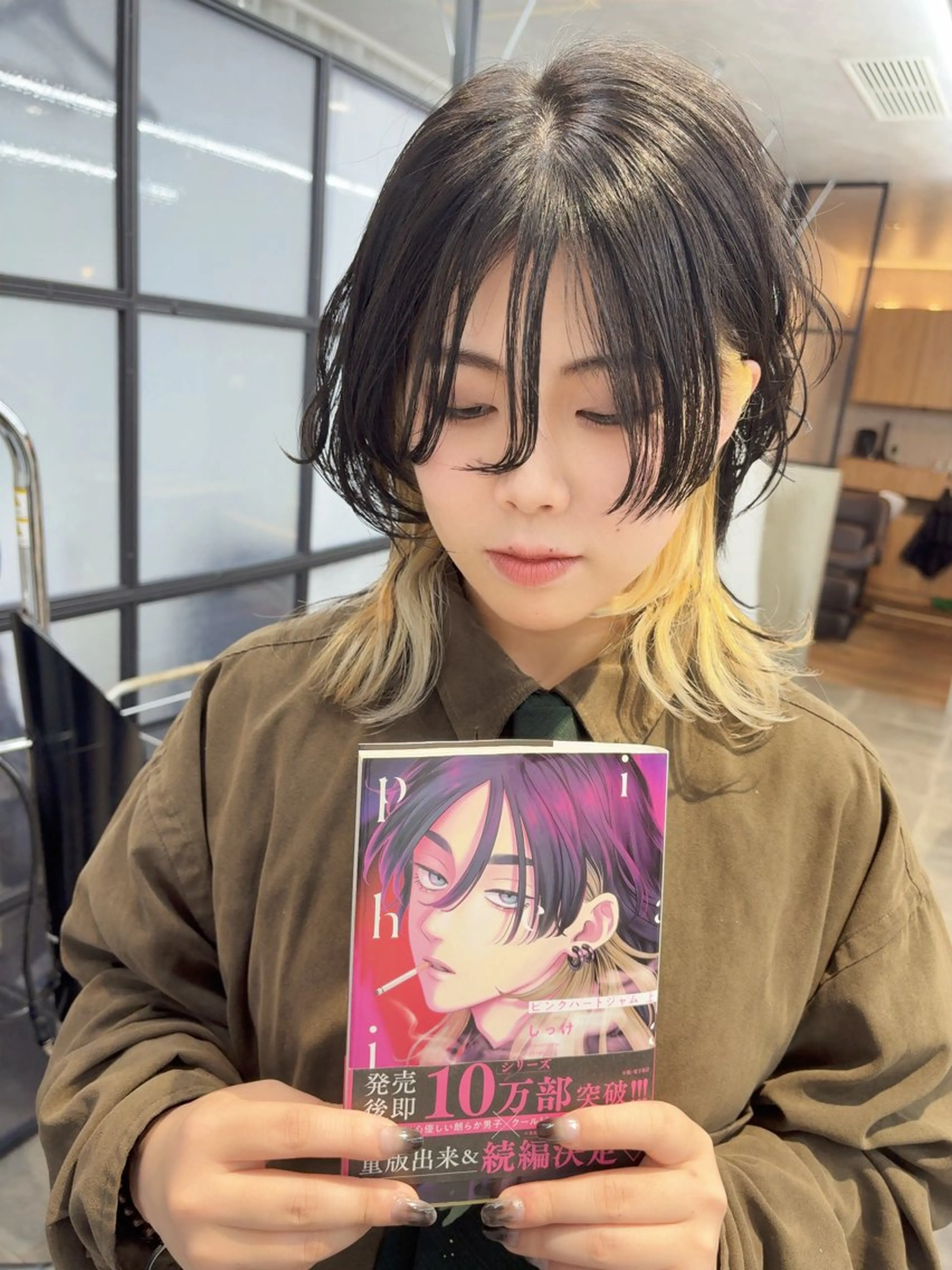 ショート カラー ブリーチ ケアブリーチ ダブルカラー ハイトーンカラー インナーカラー カット ヘアカラー トリートメント ウルフカット 渋谷の人のヘアスタイル