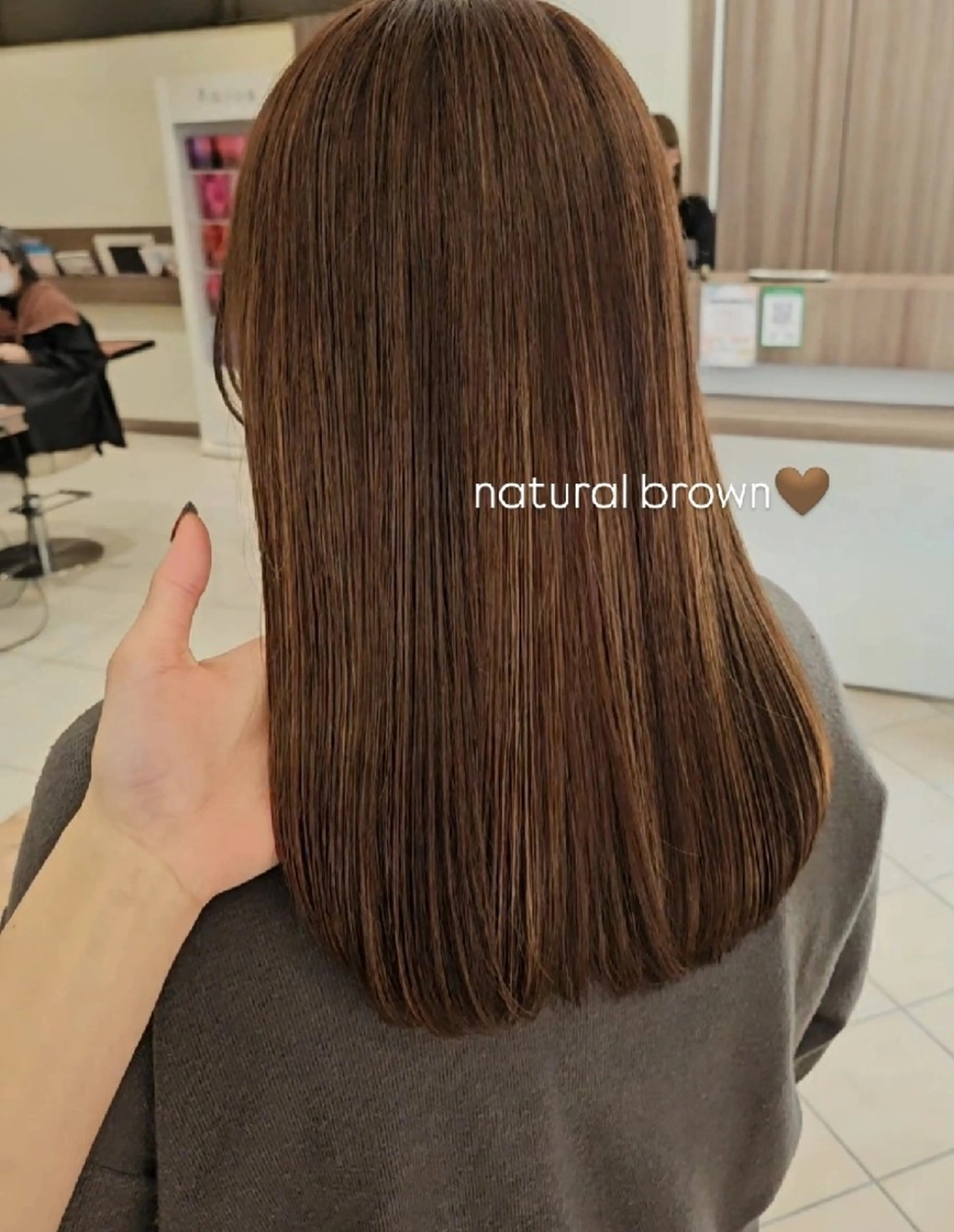 セミロング カラー ブラウンカラー ナチュラルブラウン カット ヘアカラー ナチュラル暖色カラー 🤎 佐藤栞のヘアスタイル