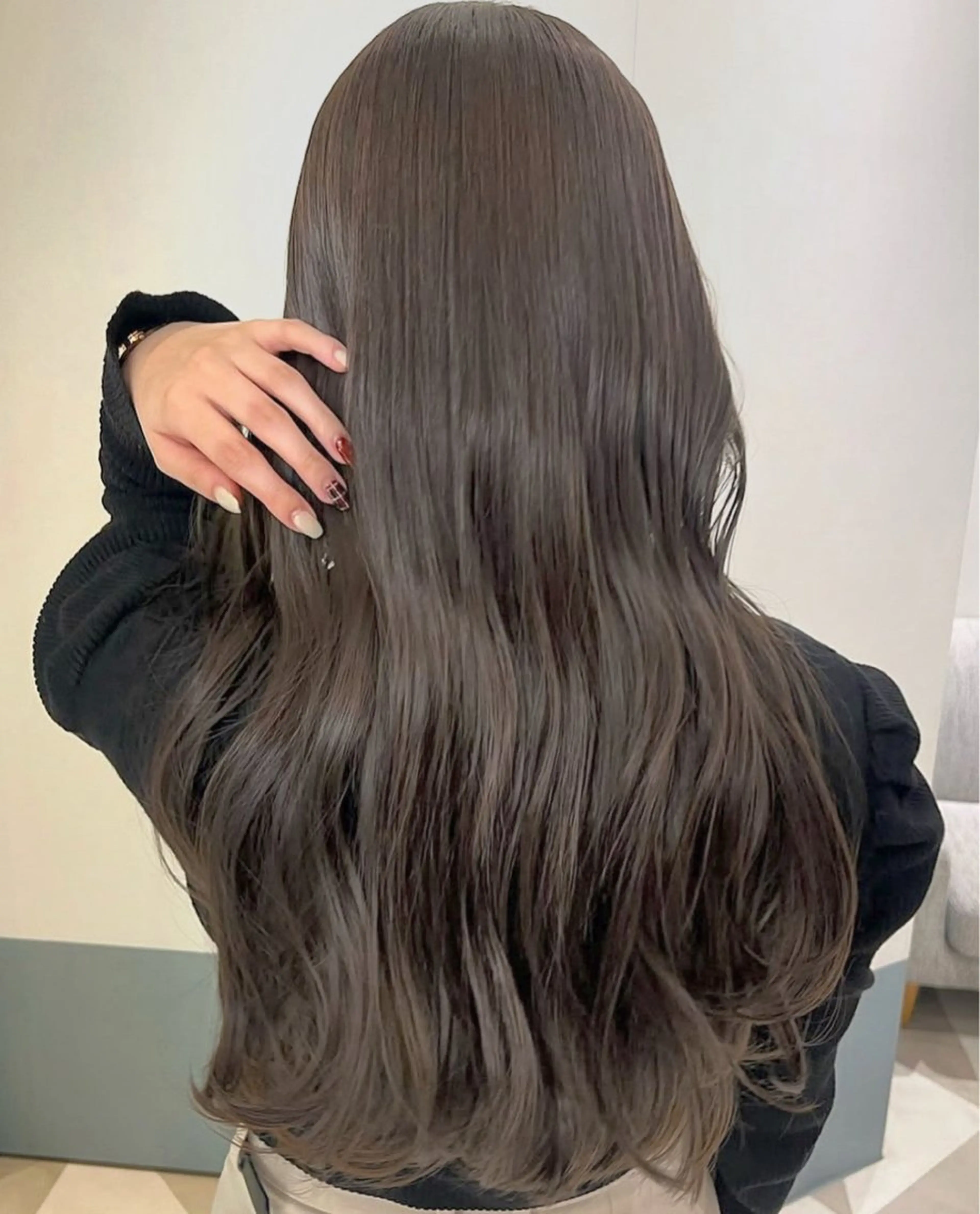 ミディアム カラー LONESS所属・成岡 愛美のヘアスタイル