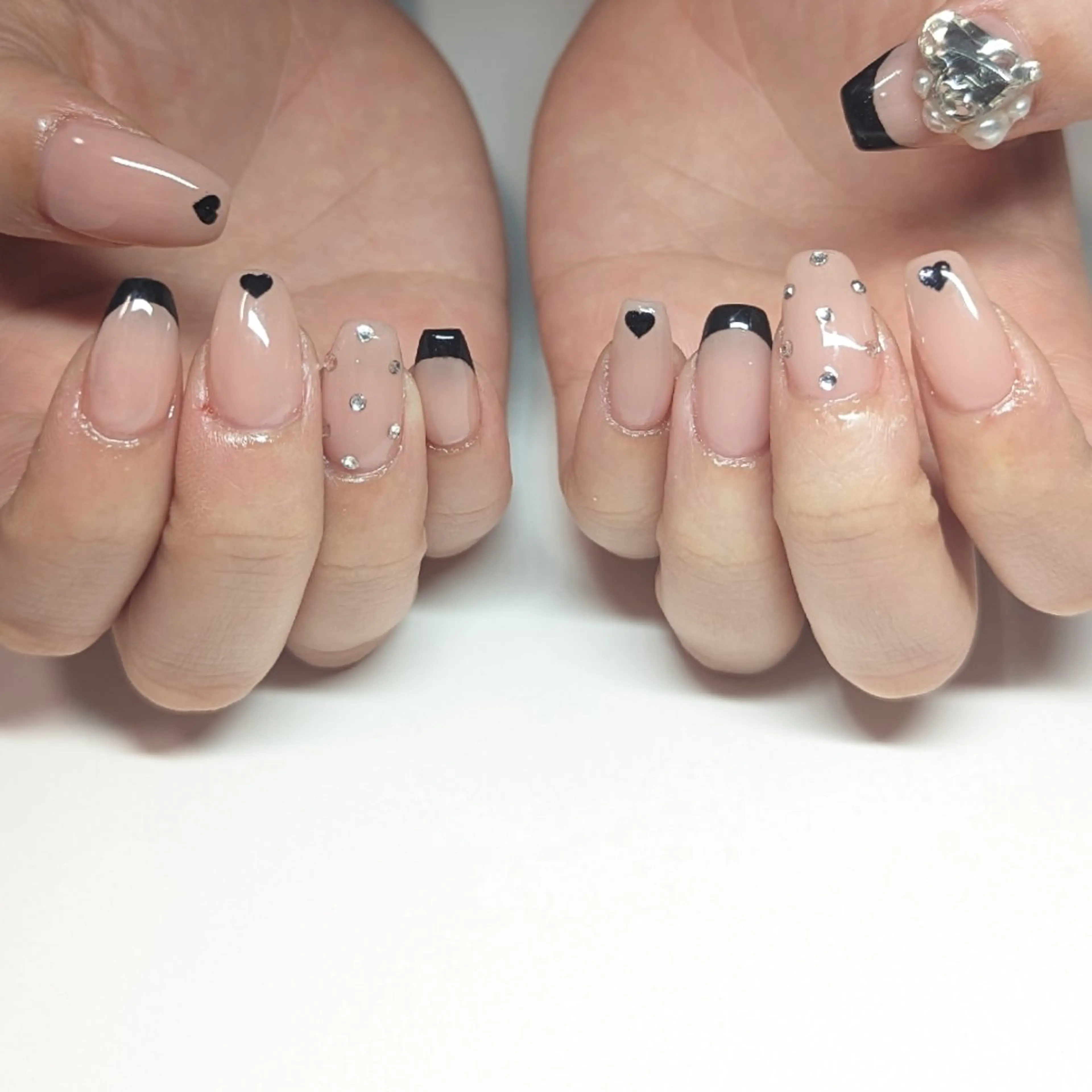 ネイル ジェルネイル スクエアネイル ハンドネイル クロキ 。のネイルデザイン