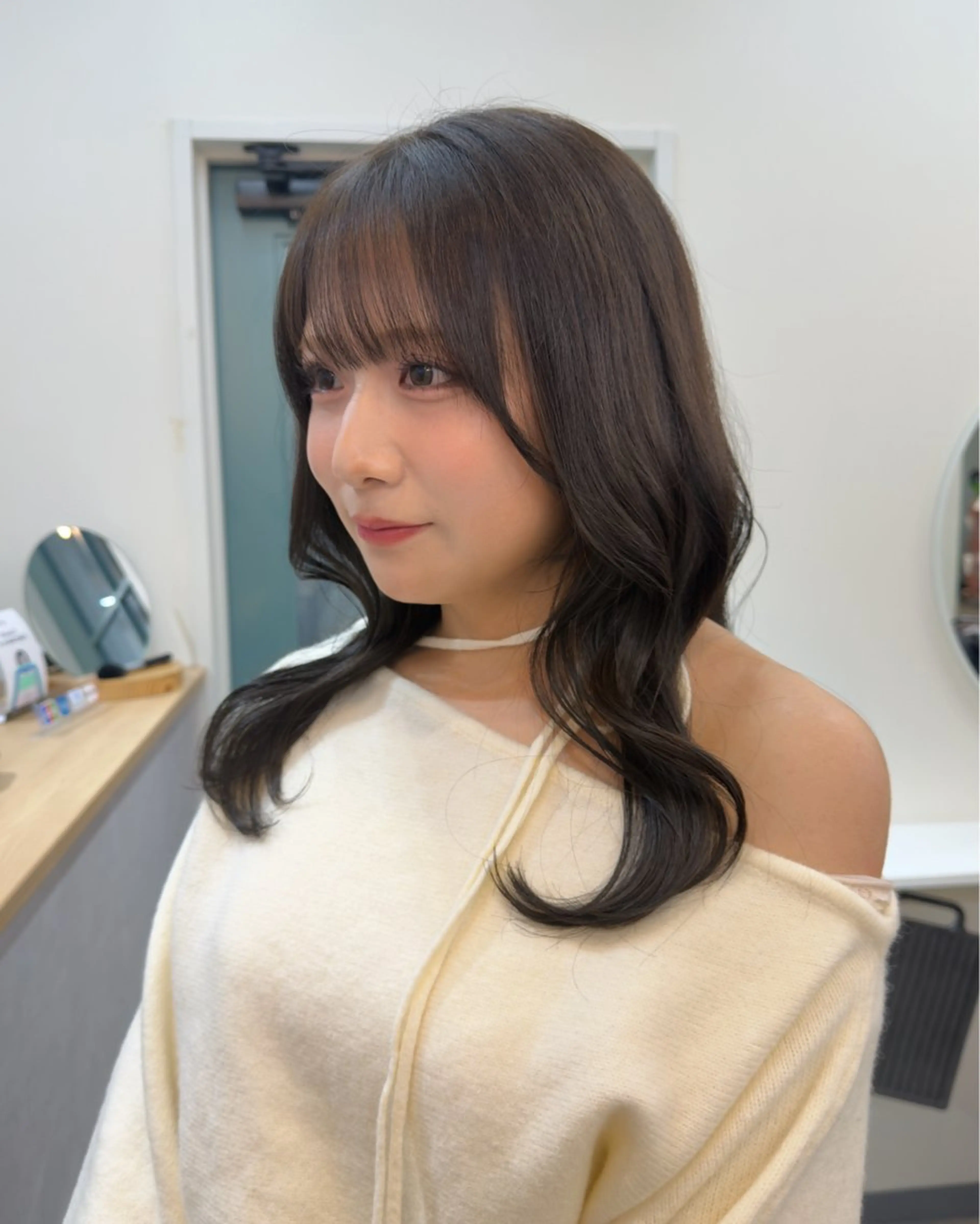 セミロング カラー ブラウンカラー 透明感カラー オリーブブラウン くびれヘア 顔周りカット カット ヘアカラー トリートメント レイヤー/顔周り /いいぬまみかのヘアスタイル