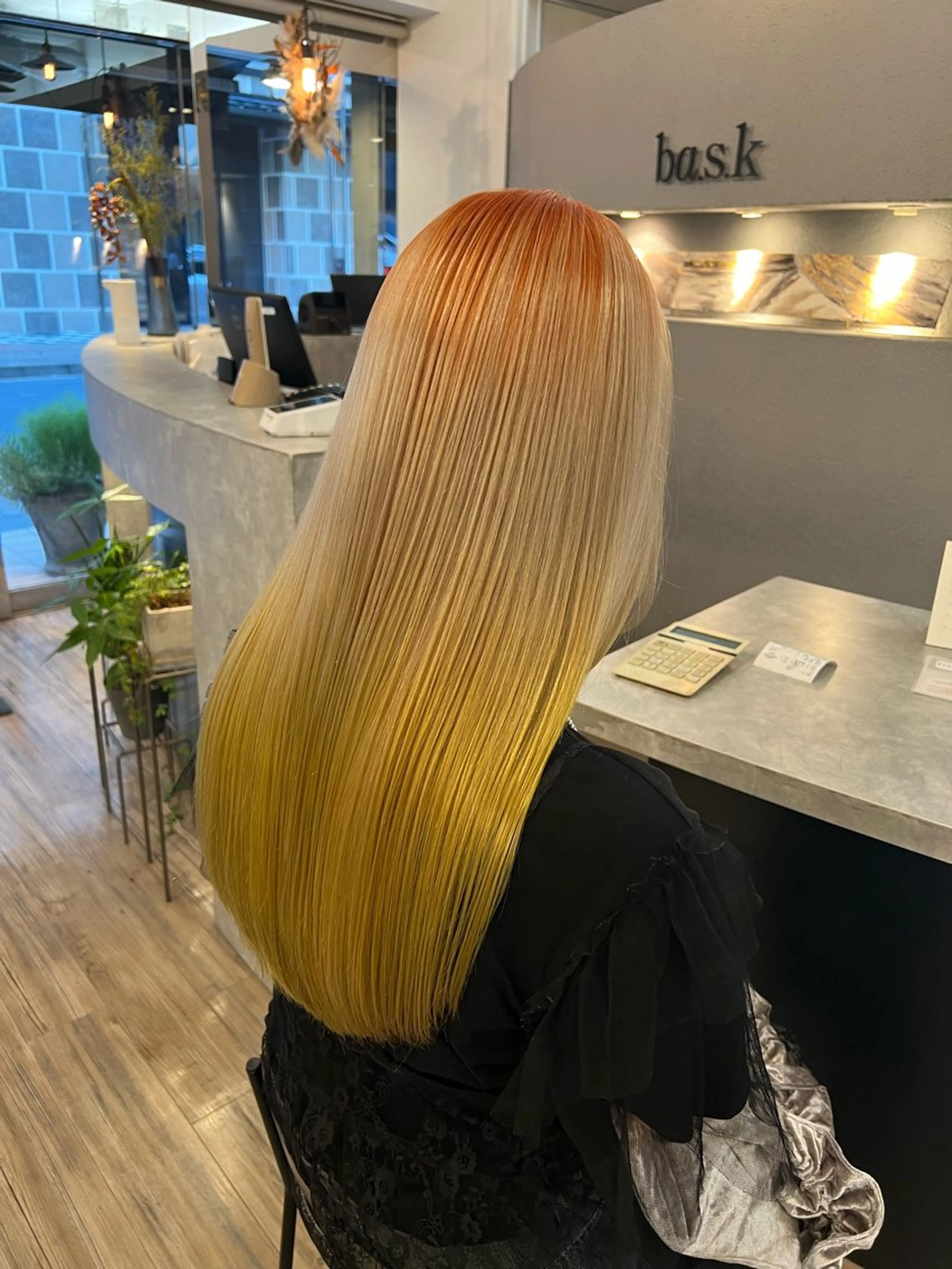 ロング カラー グラデーションカラー 似合わせカット カット ヘアカラー トリートメント いぐちしょうた🫧 VISAGEbaskのヘアスタイル