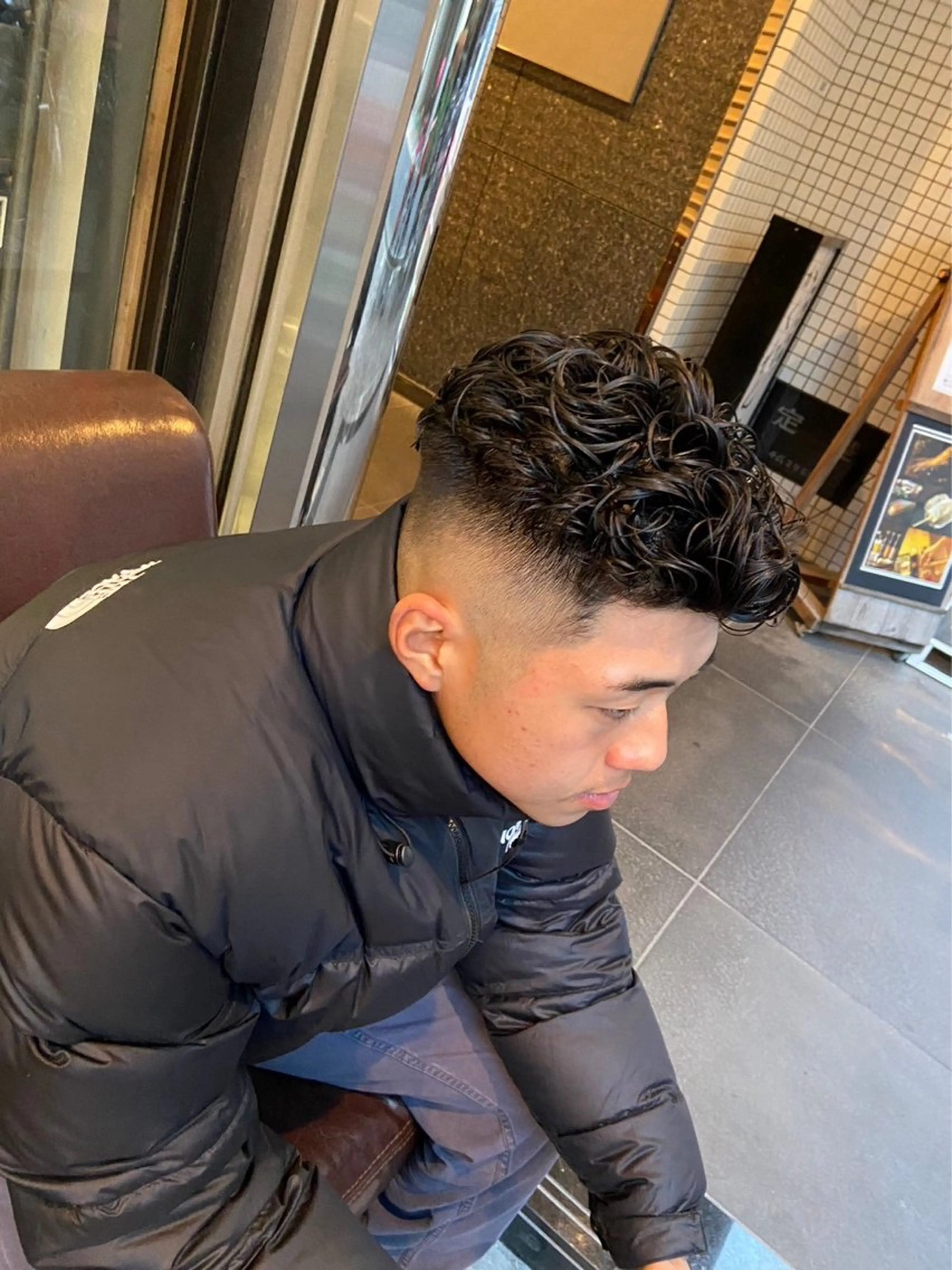 ショート soen所属・⚡メンズパーマフ ェードカットTomyのヘアスタイル