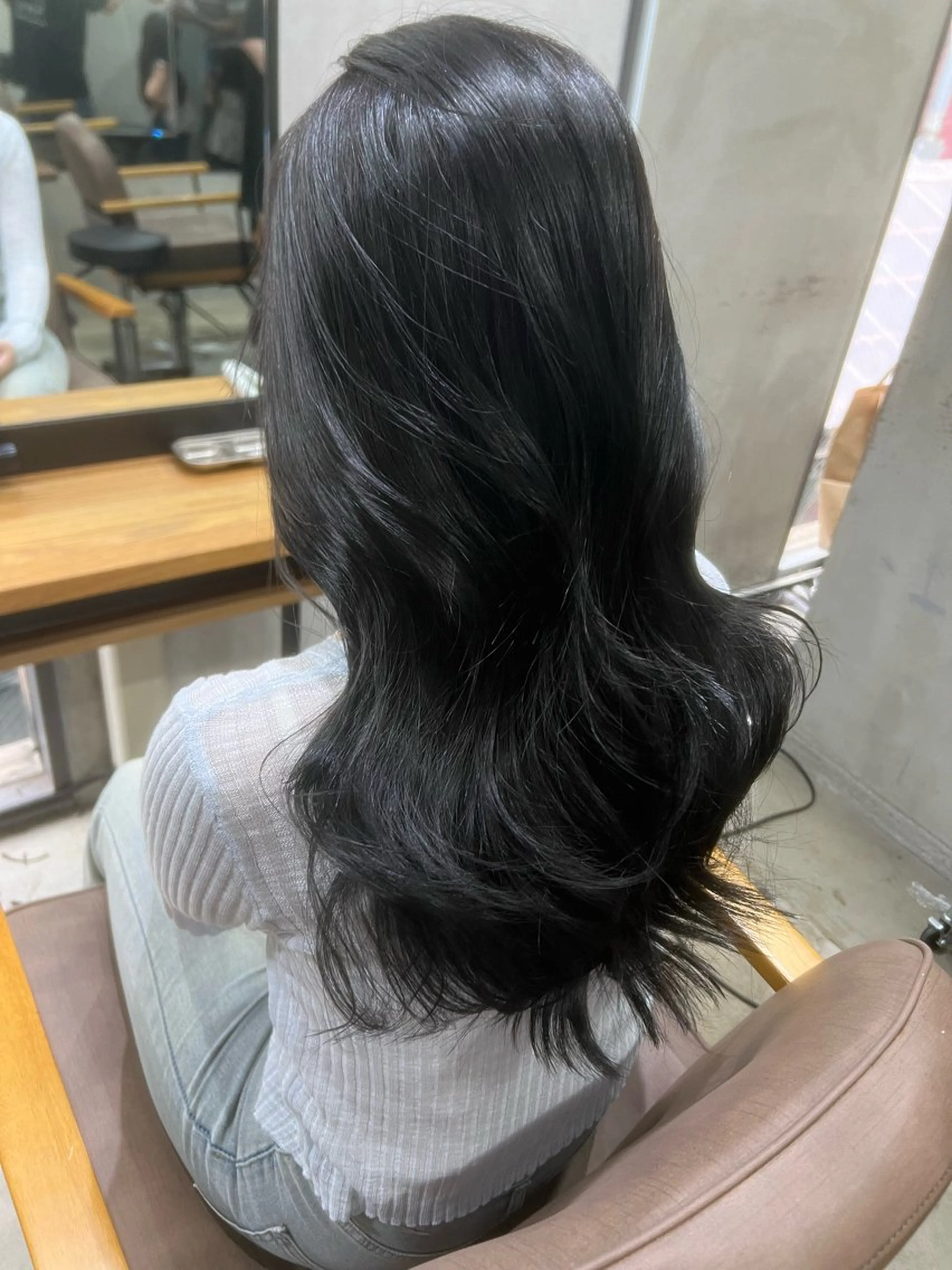 セミロング カット ヘアカラー maya レイヤーカットのヘアスタイル