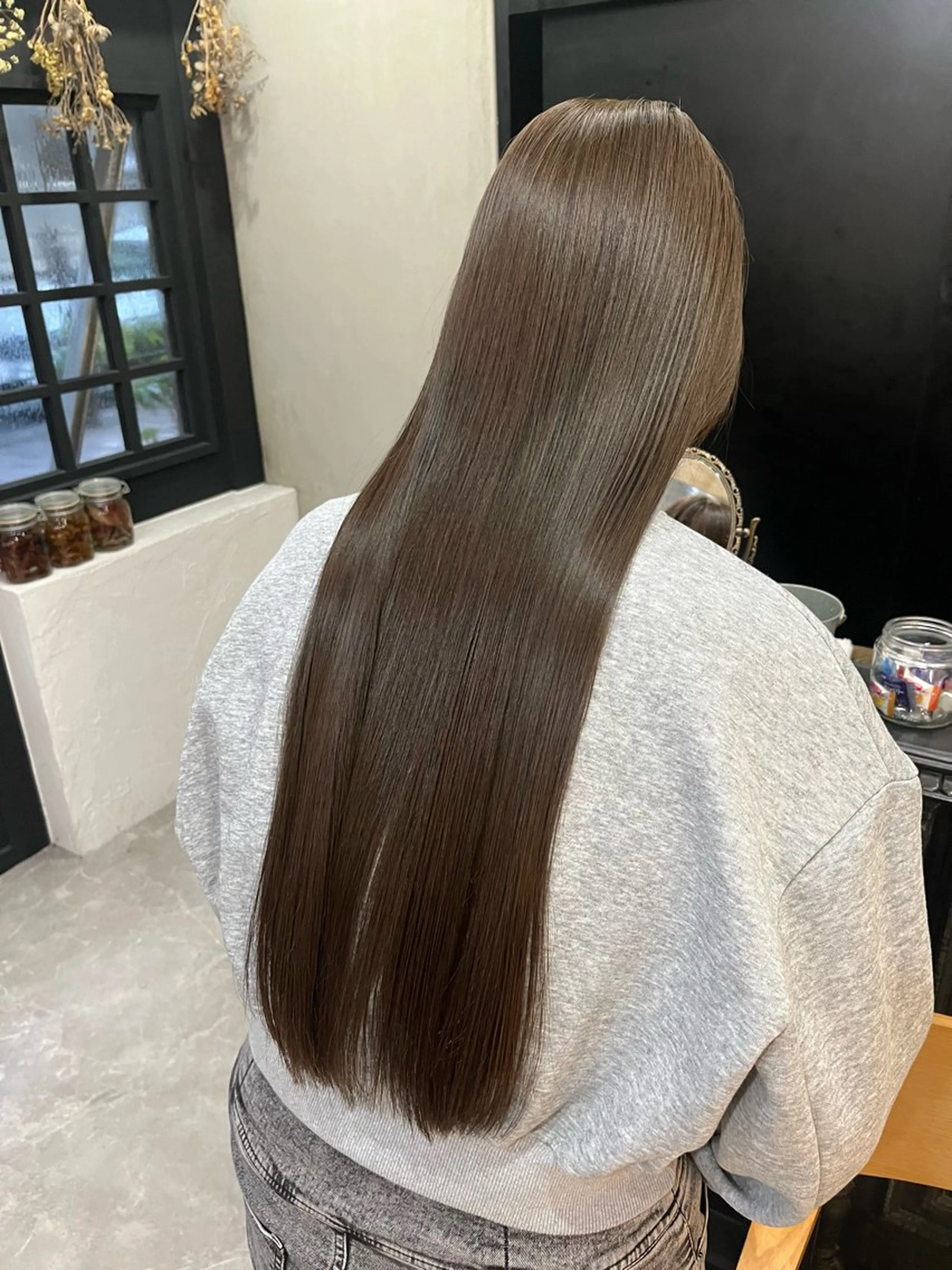 ロング ブリーチなしダブルカ ラー🩶manamiのヘアスタイル