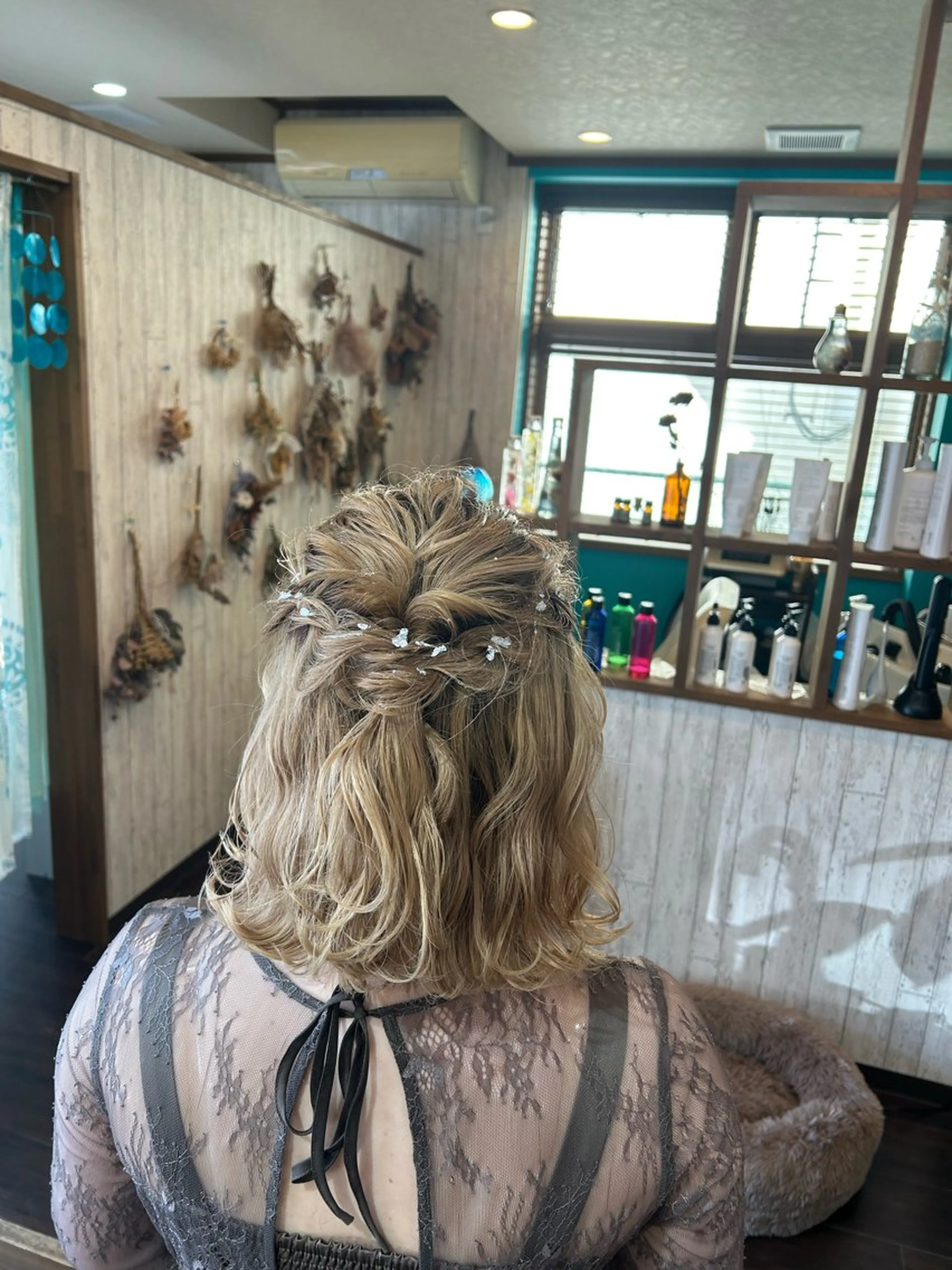 ミディアム 早坂 さくらのヘアスタイル