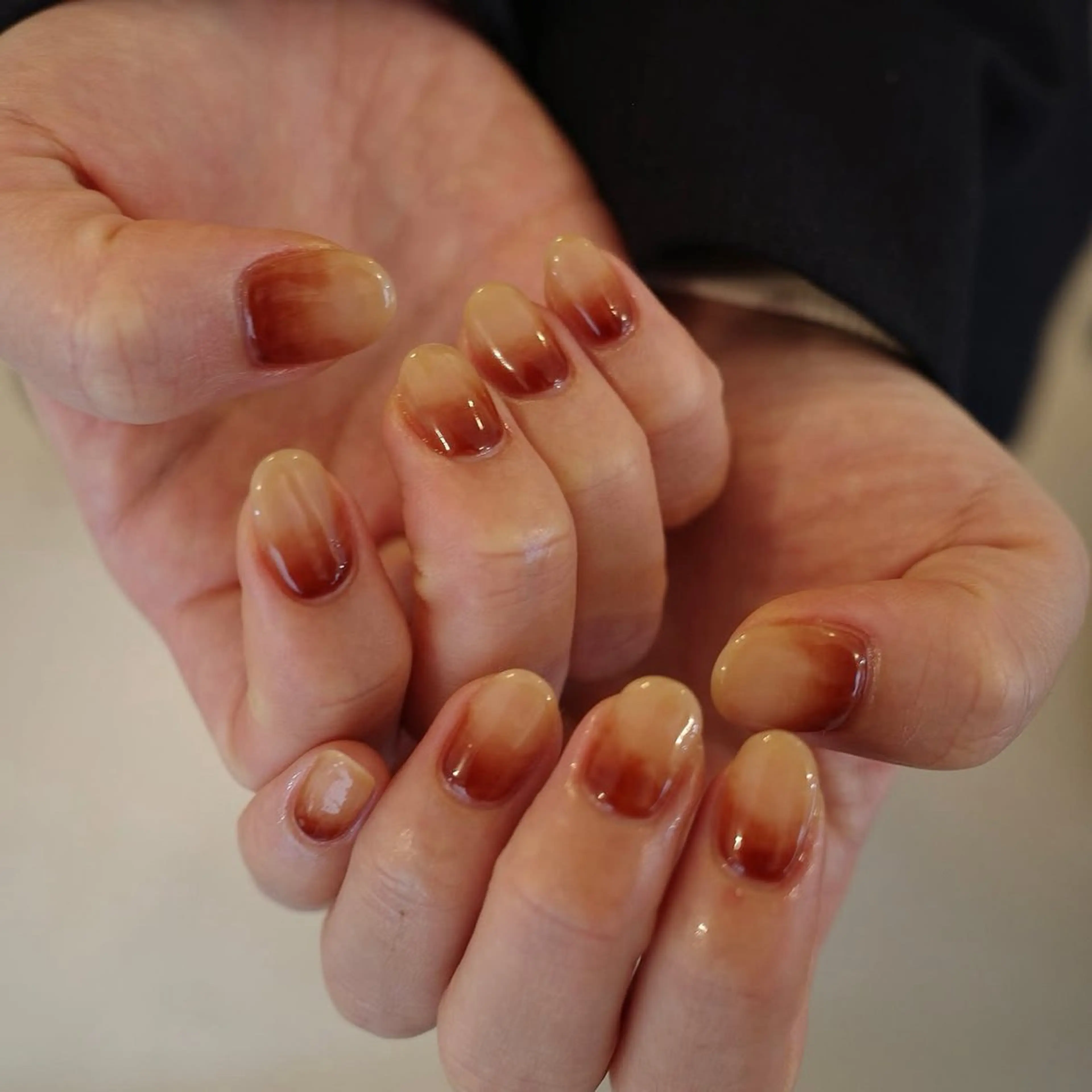 ネイル ボルドー ブラウン チークネイル ドット フットネイル Miu 川越東口ネイルサロンのネイルデザイン