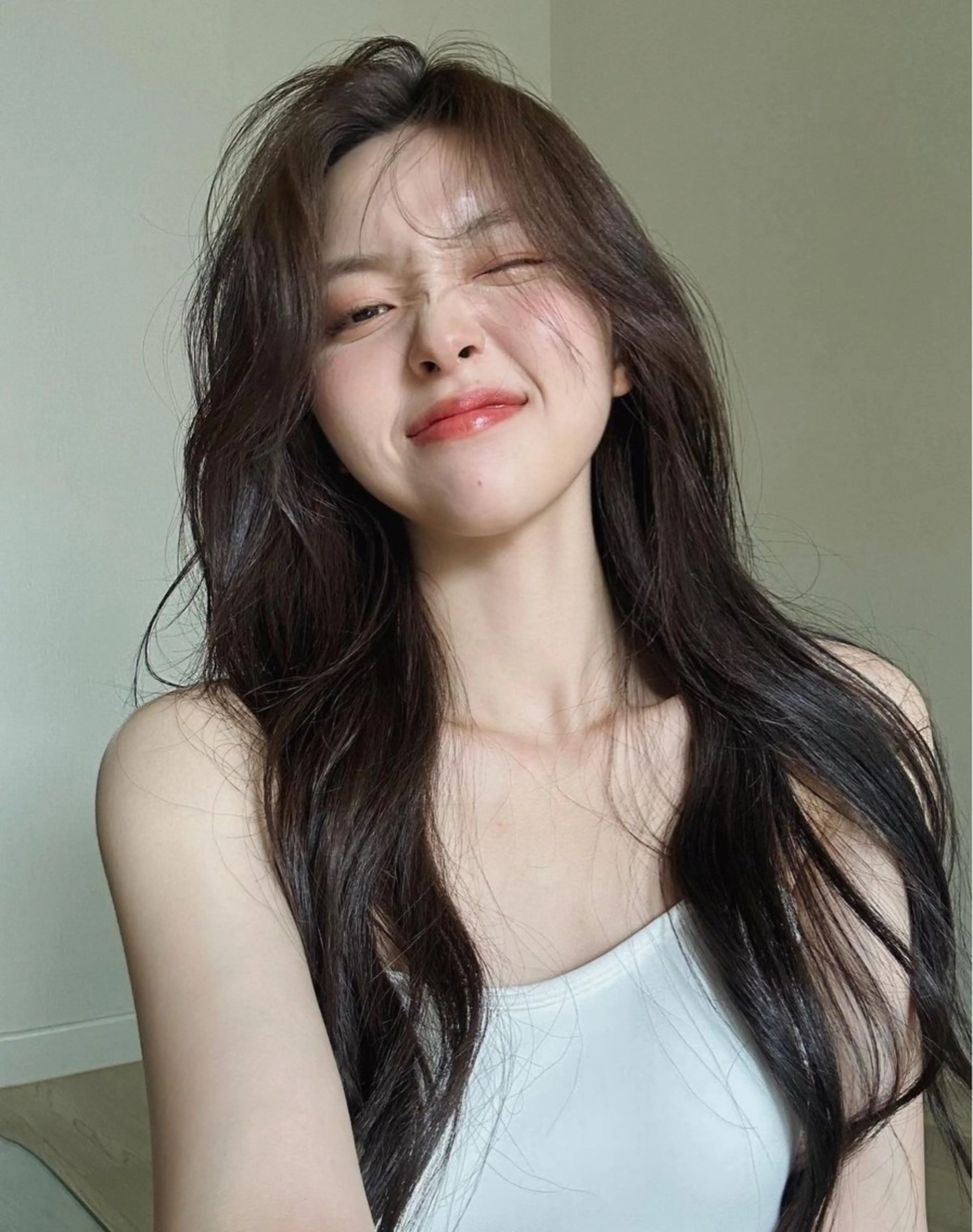 ロング カット パーマ 韓国ヘア🇰🇷 YURIYAのヘアスタイル