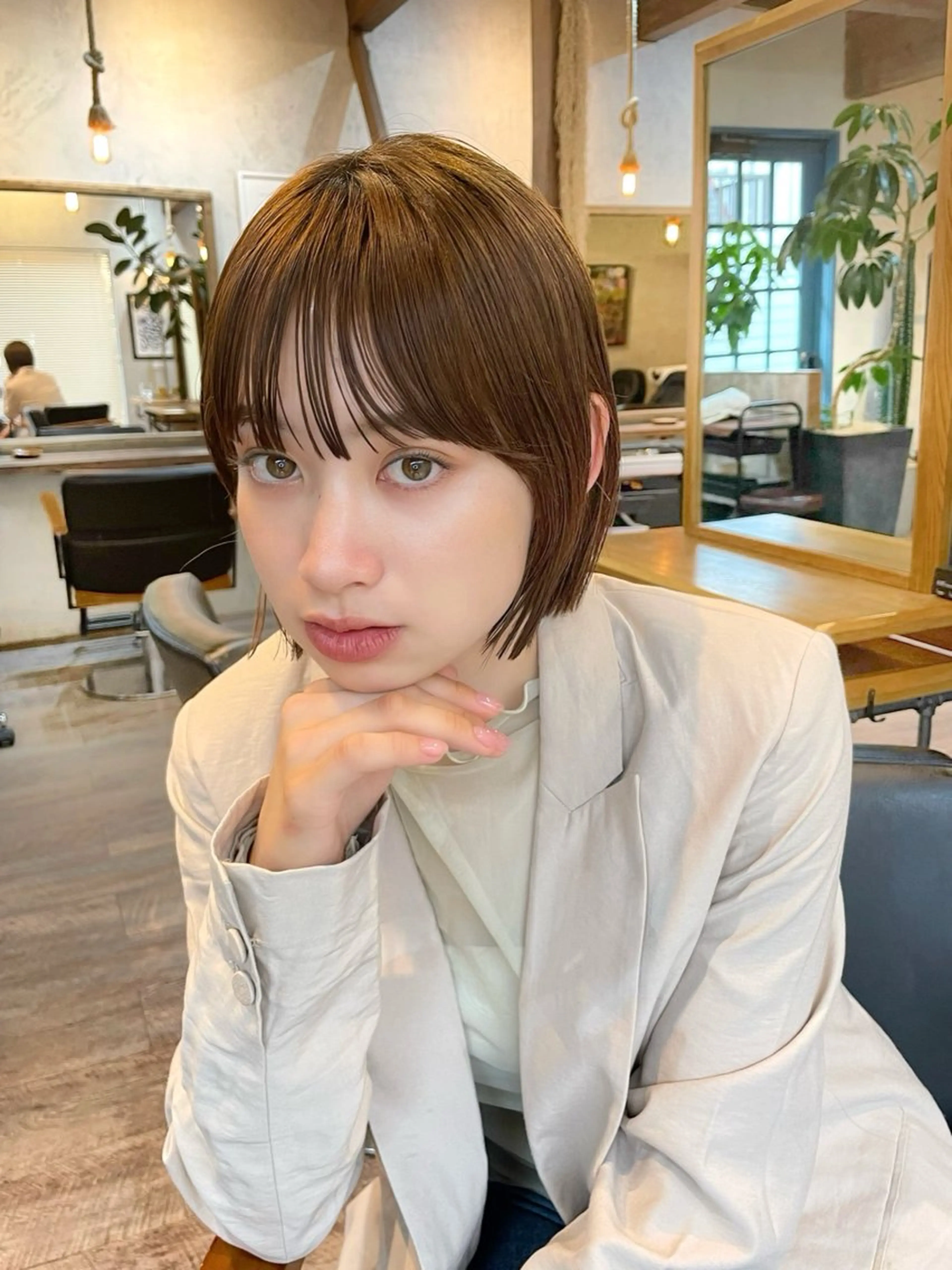 ショート カラー 切りっぱなしボブ ボブレイヤー ボブ くびれヘア 顔まわりレイヤー カット ヘアカラー 結べるレイヤーボブ くびれLady表参道のヘアスタイル