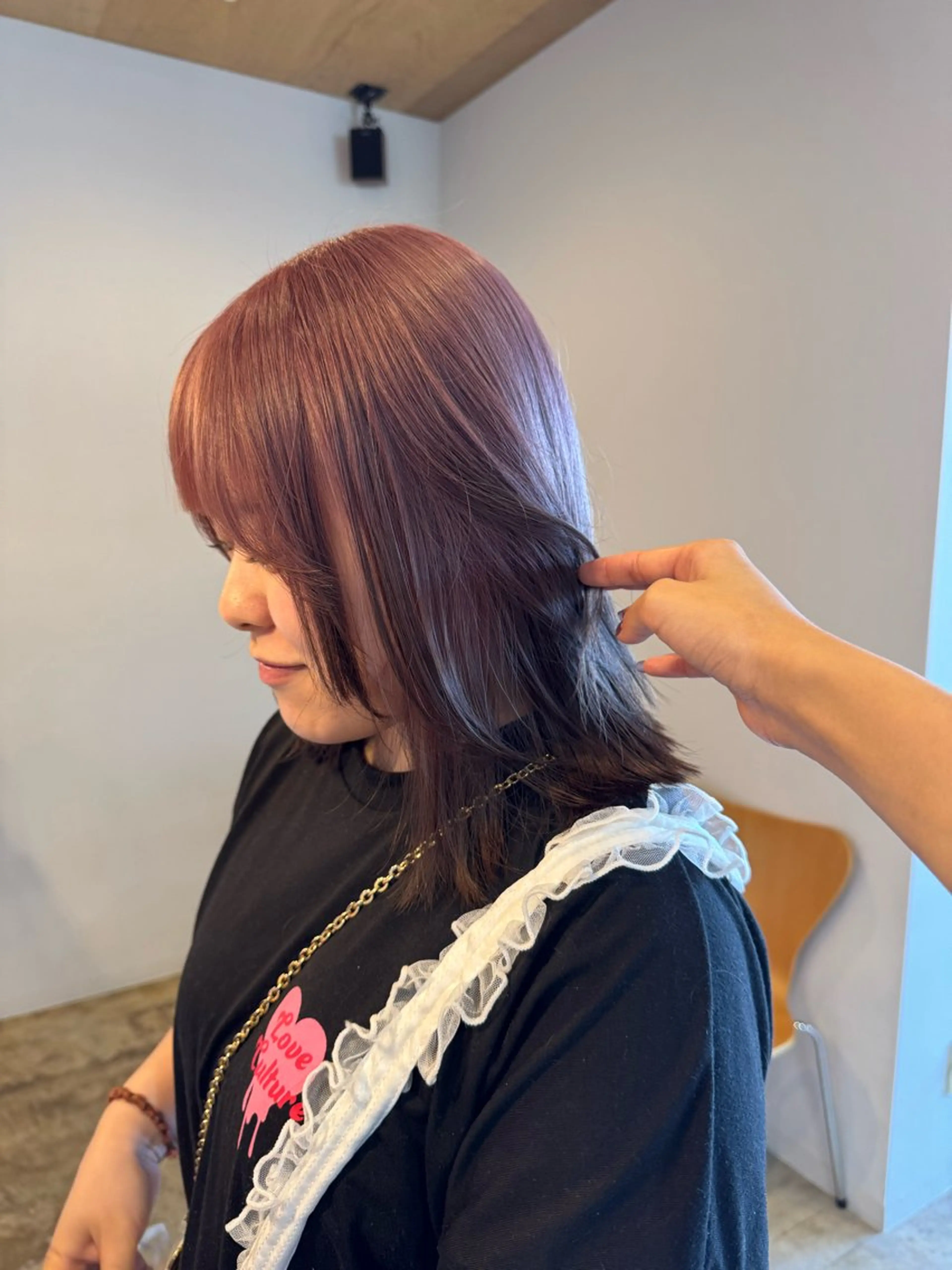 ミディアム カラー ブリーチ ピンクカラー ホワイトピンク 咲良 / allum 鈴鹿のヘアスタイル