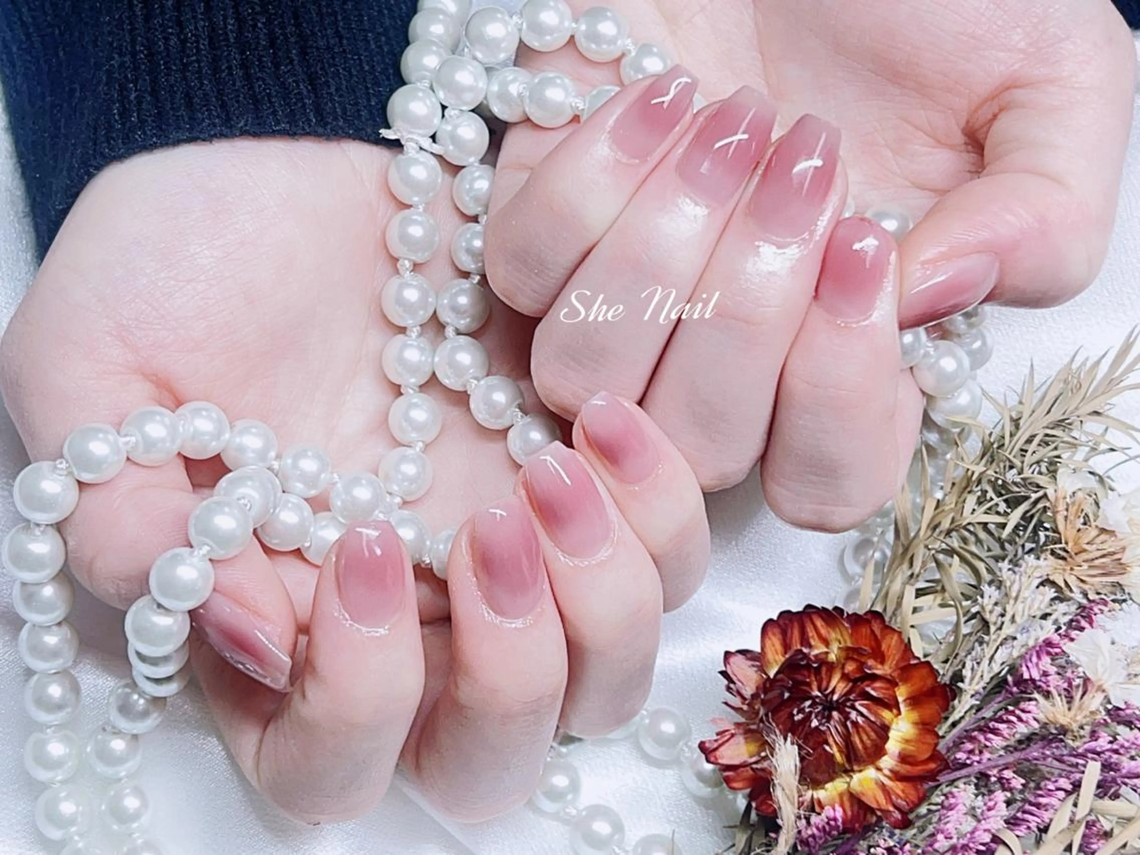 ネイル チークネイル 長さ出し ニュアンスネイル ネイルチップ ツイードネイル ハンドネイル She   Nail所属・ISA_ BELLAのネイルデザイン