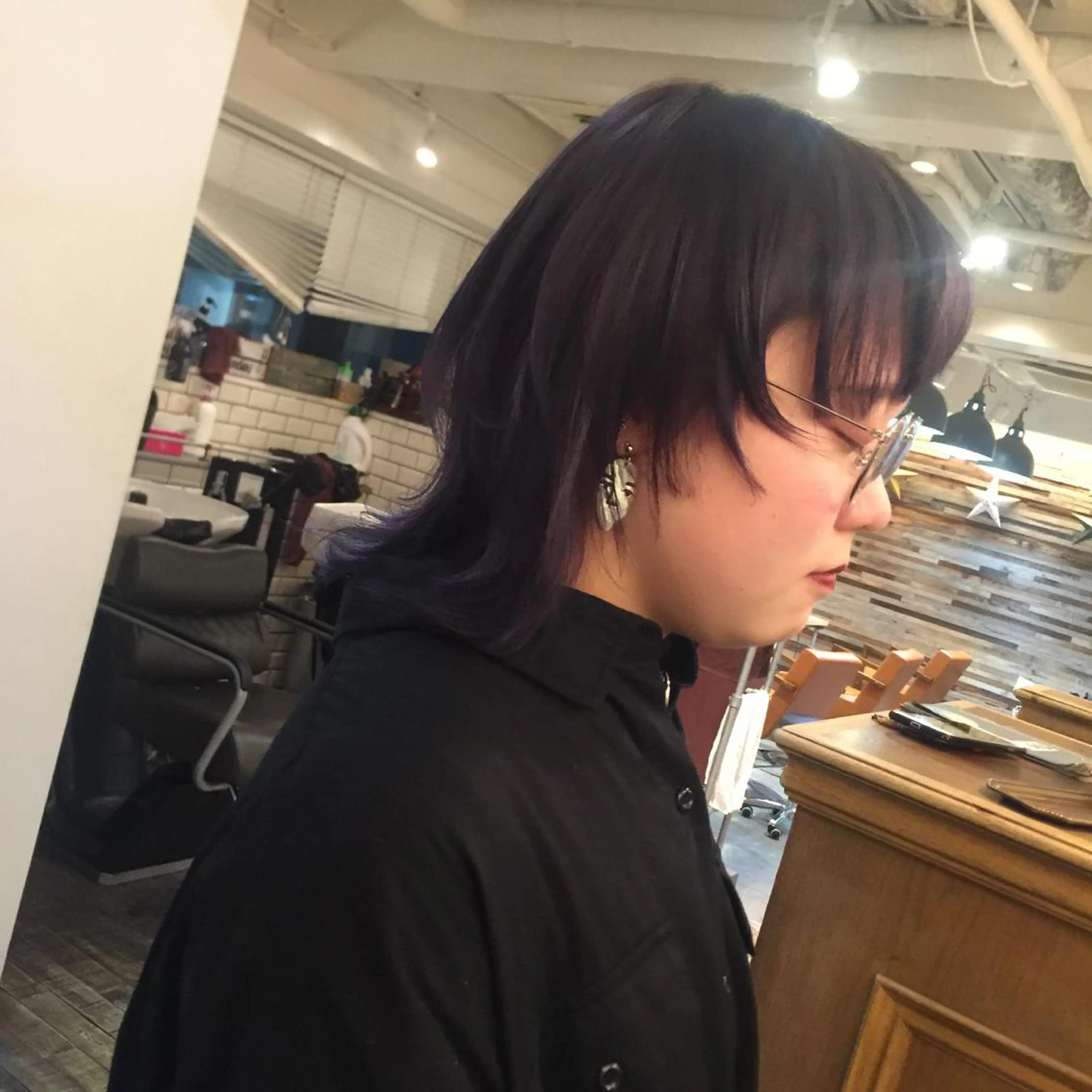 ミディアム カラー ブリーチ ブルーカラー ブルーラベンダー ラベンダーカラー ウルフカット ホワイト&レイヤーカ ットエクステ長畠俊輔のヘアスタイル