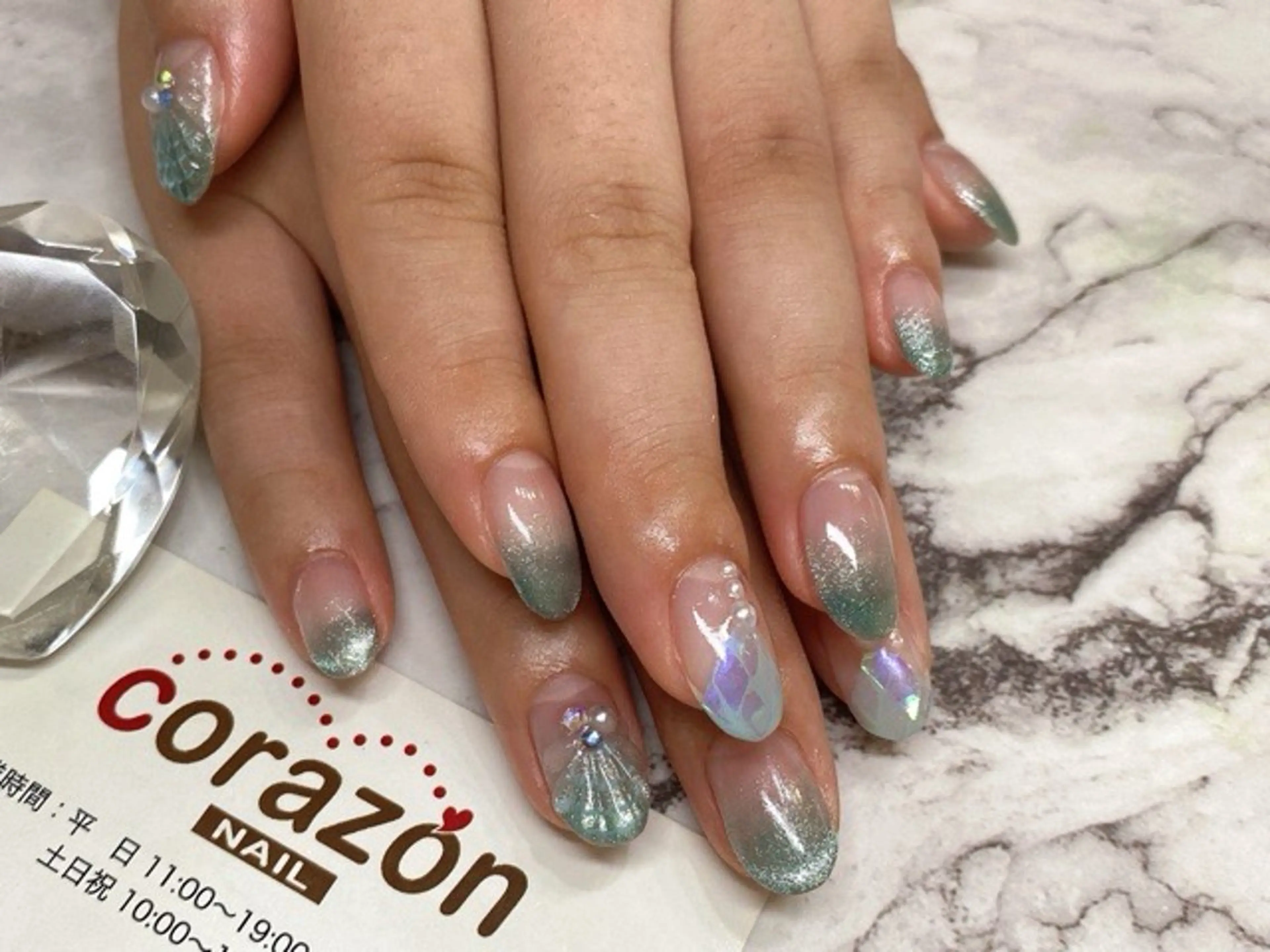 ネイル アートネイル 氷ネイル・うるうるネイル 水色 マグネットネイル corazon所属・ネイリスト aicoのネイルデザイン