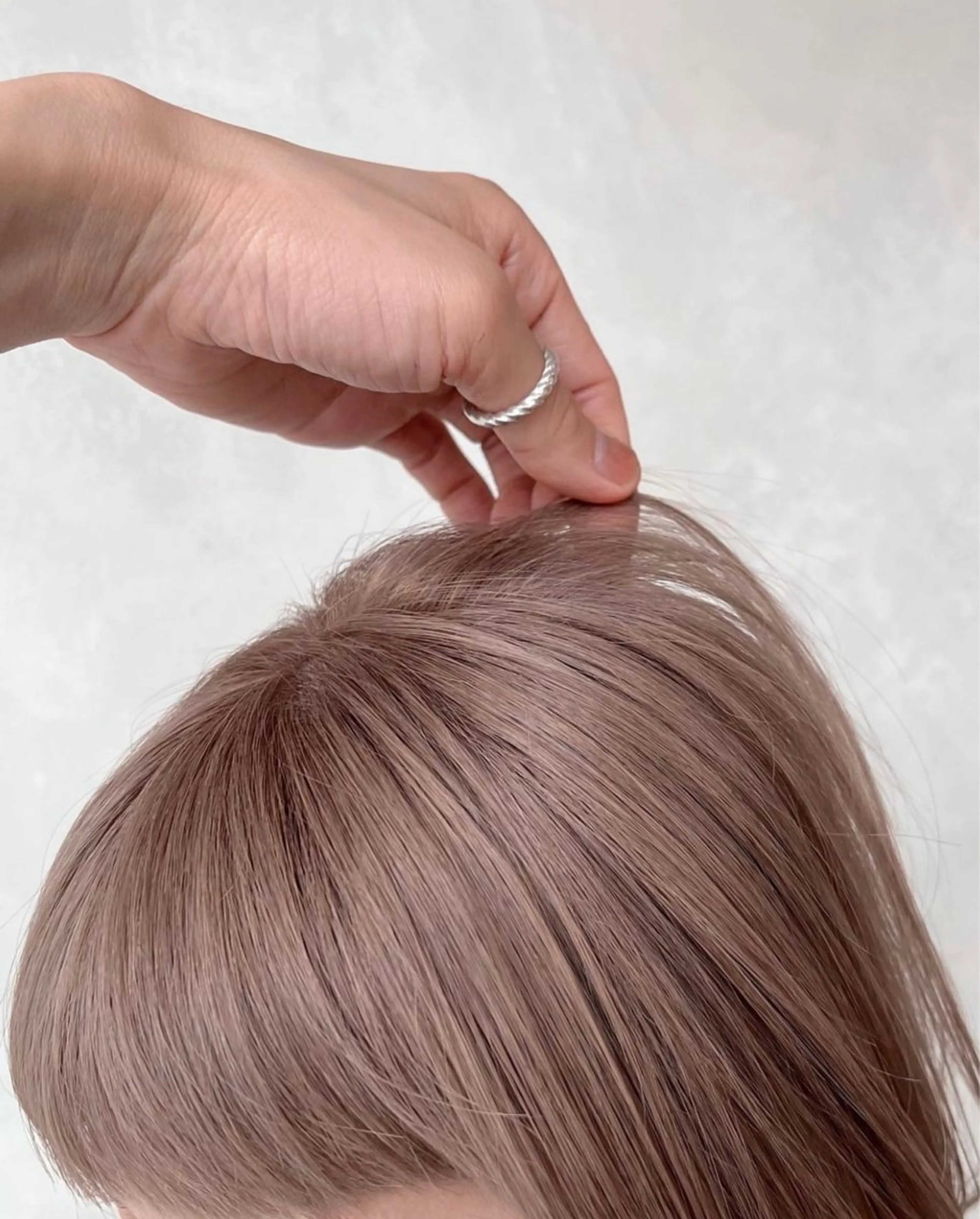 ロング カラー ブリーチ nok所属・レイヤー/ベージュ/ どますず🌺のヘアスタイル