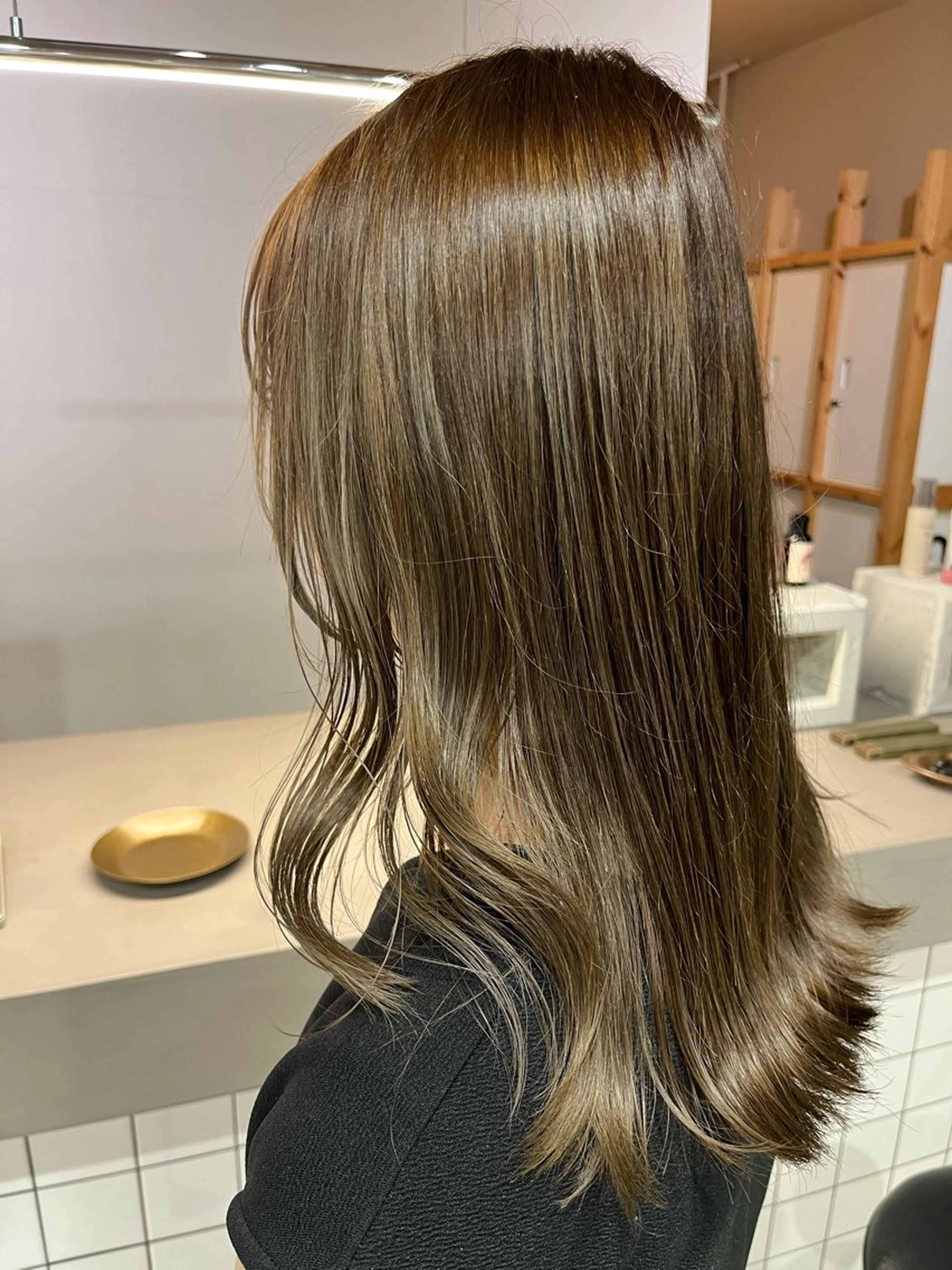 ロング カラー haruki所属・高木 陽菜のヘアスタイル