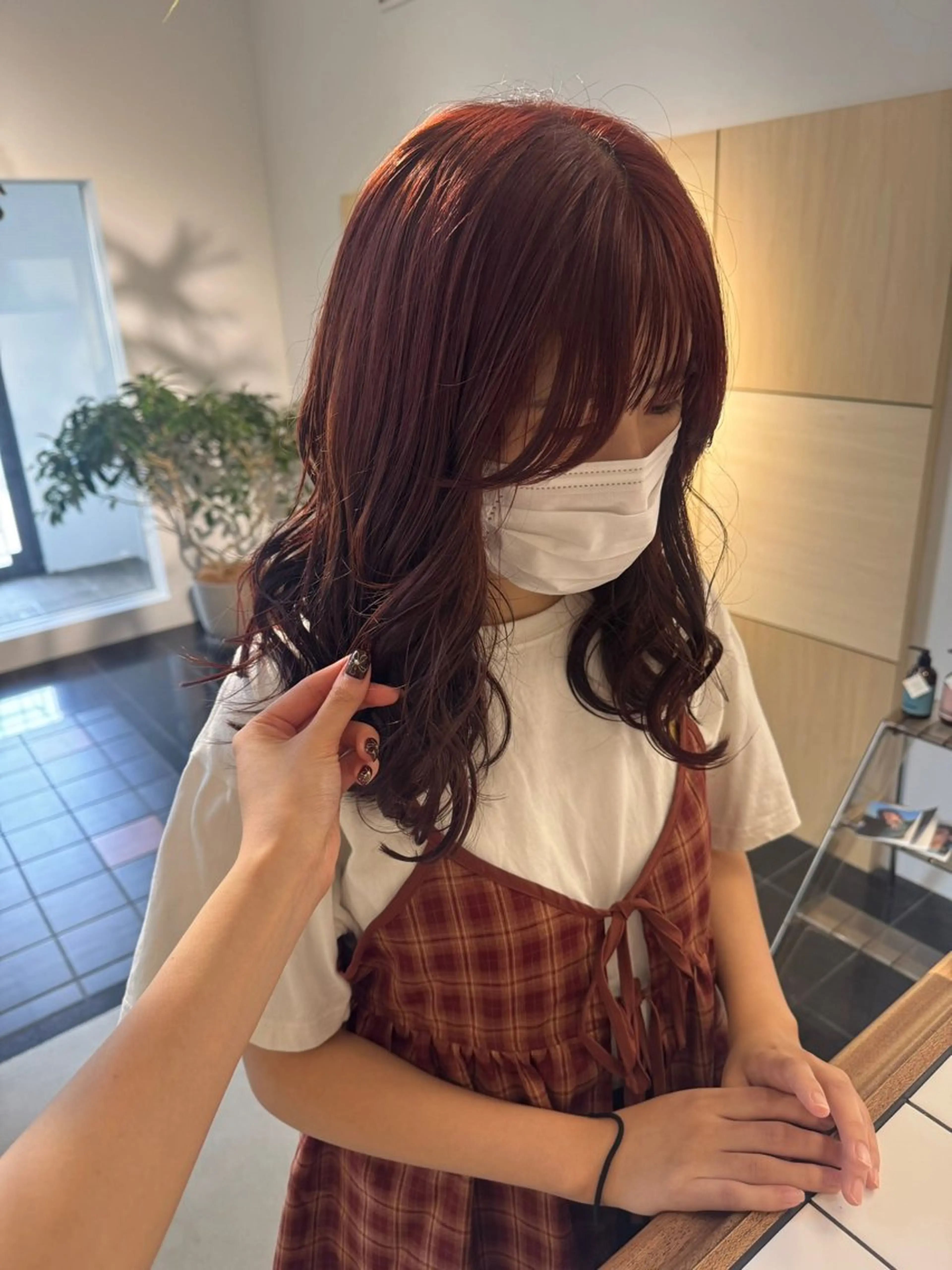 ミディアム カラー ブリーチ ダブルカラー ブリーチなしカラー レッドカラー ヘアカラー yuka🥕 橿原神宮前のヘアスタイル