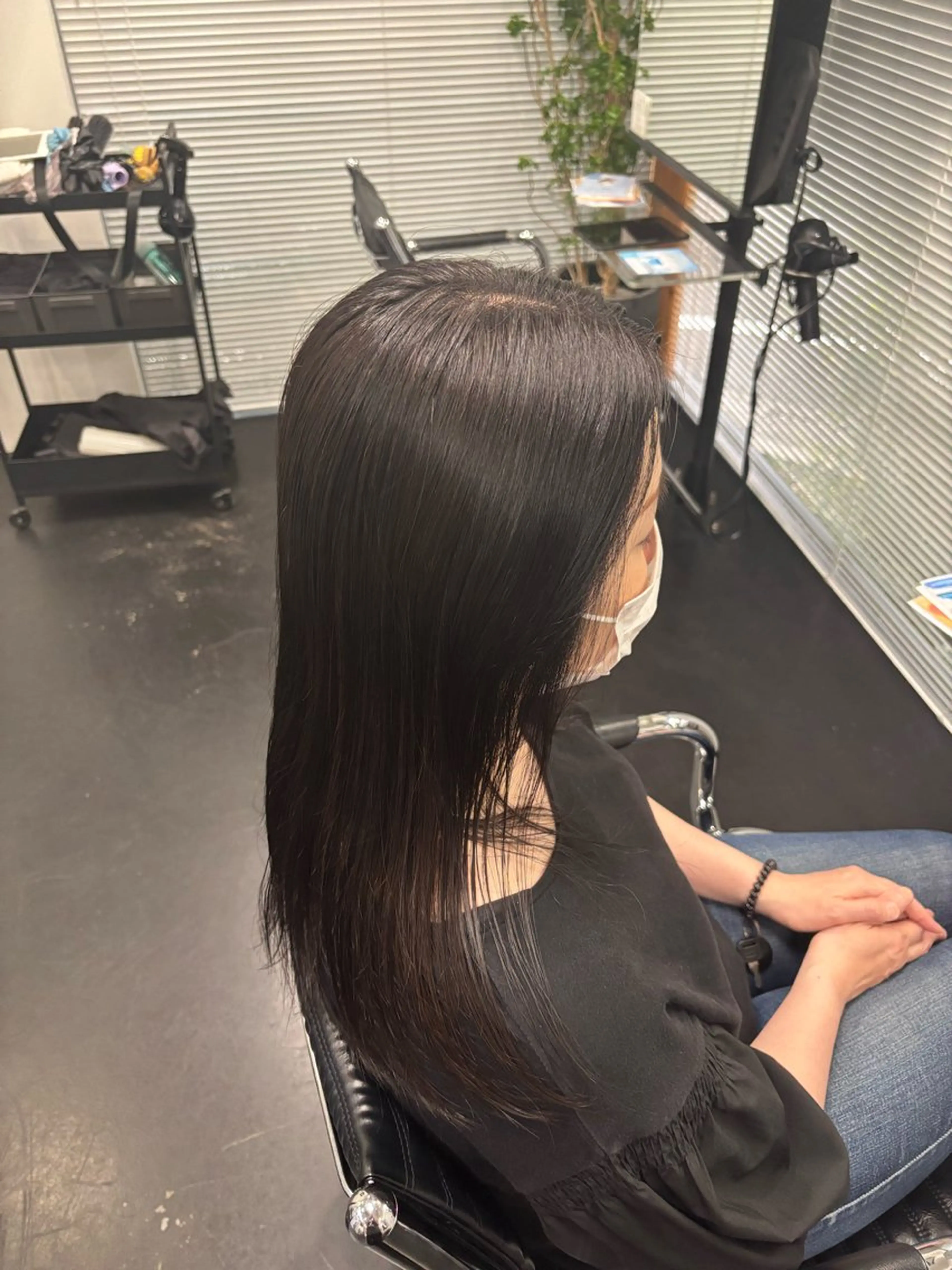 セミロング カラー ブリーチモデル募集 古内柊のヘアスタイル