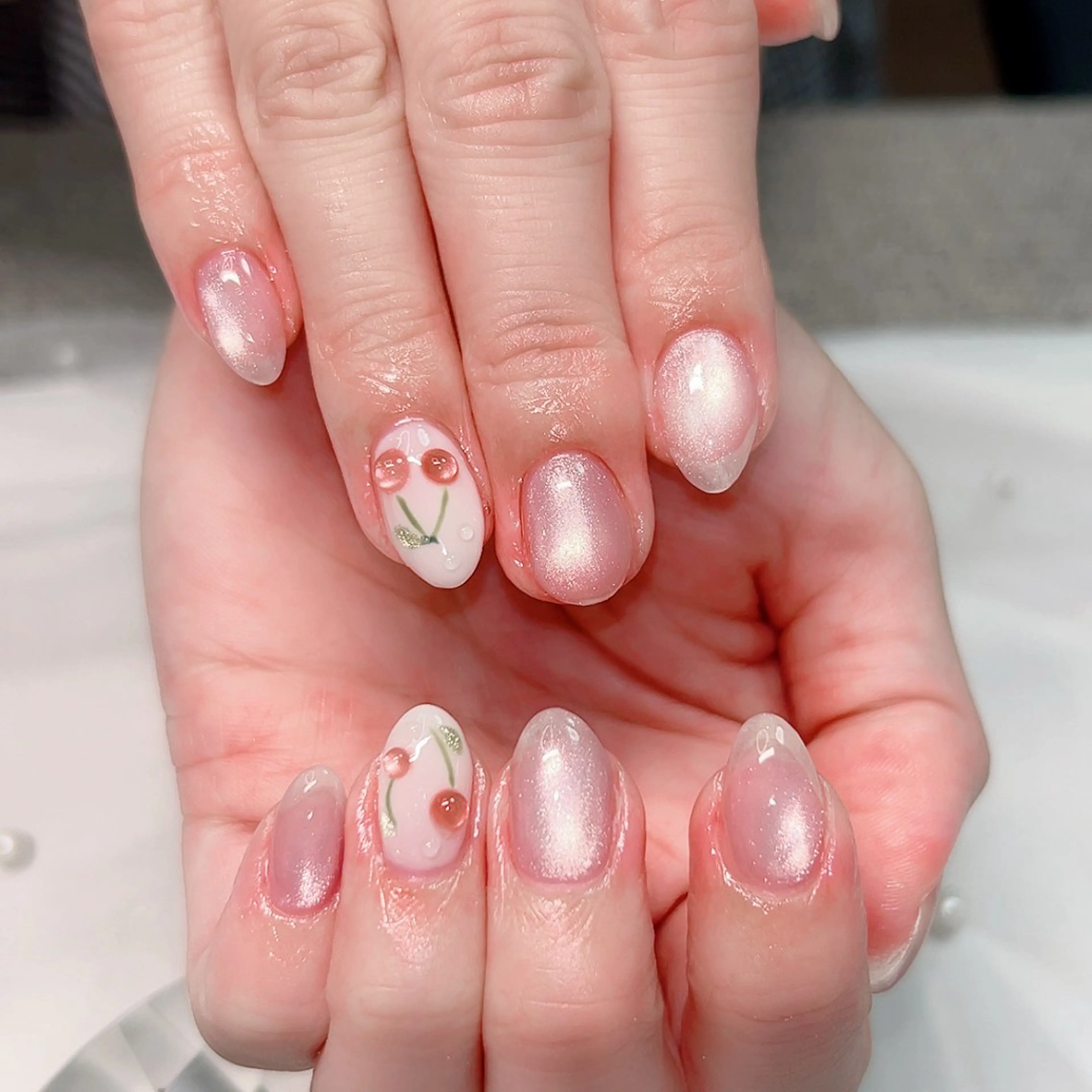ネイル グラデーション マグネットネイル 赤色 ハンドネイル Cute Tips nailのネイルデザイン