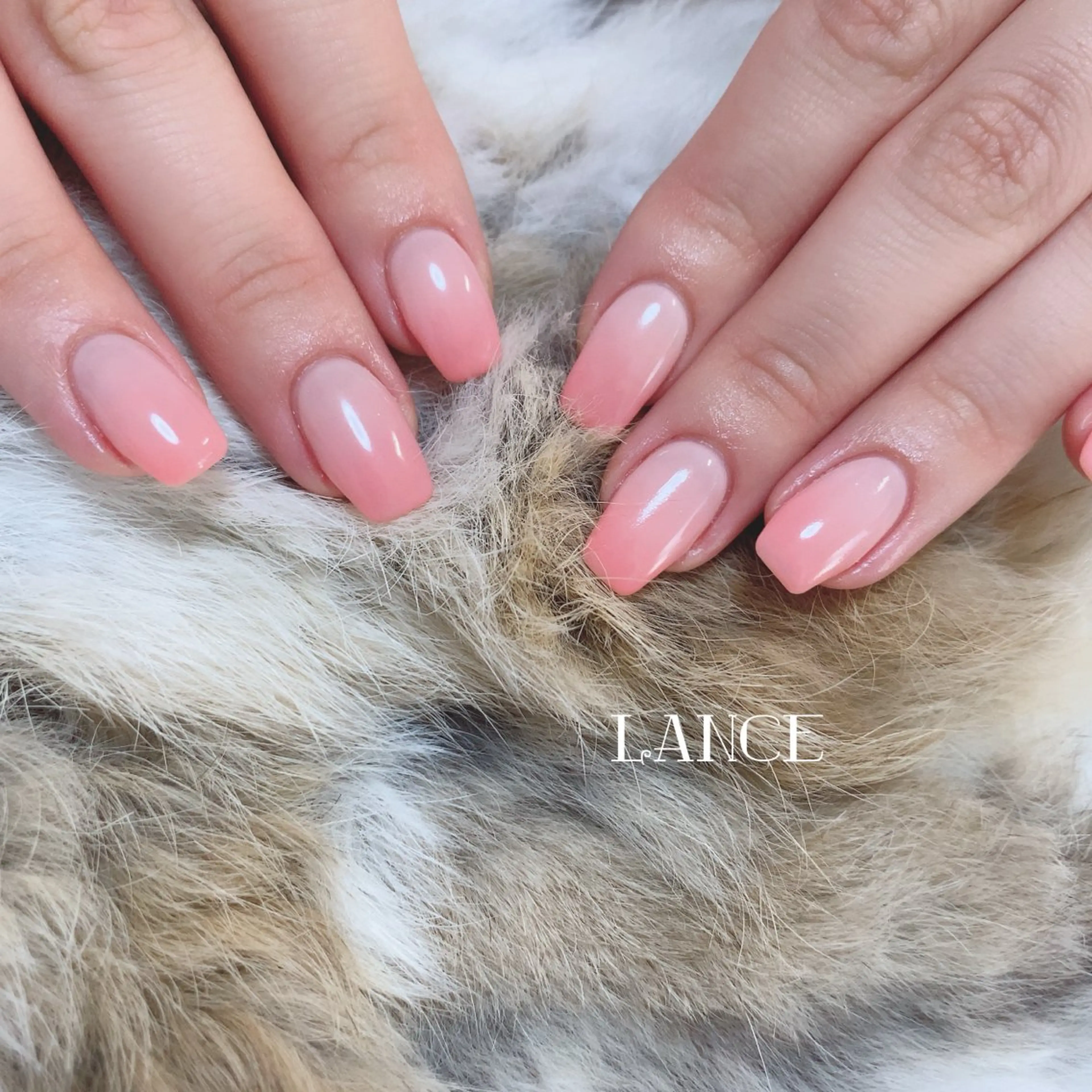 ネイル オーロラネイル フレンチネイル グラデーション キラキラネイル 韓国ネイル ハンドネイル Lance nailのネイルデザイン