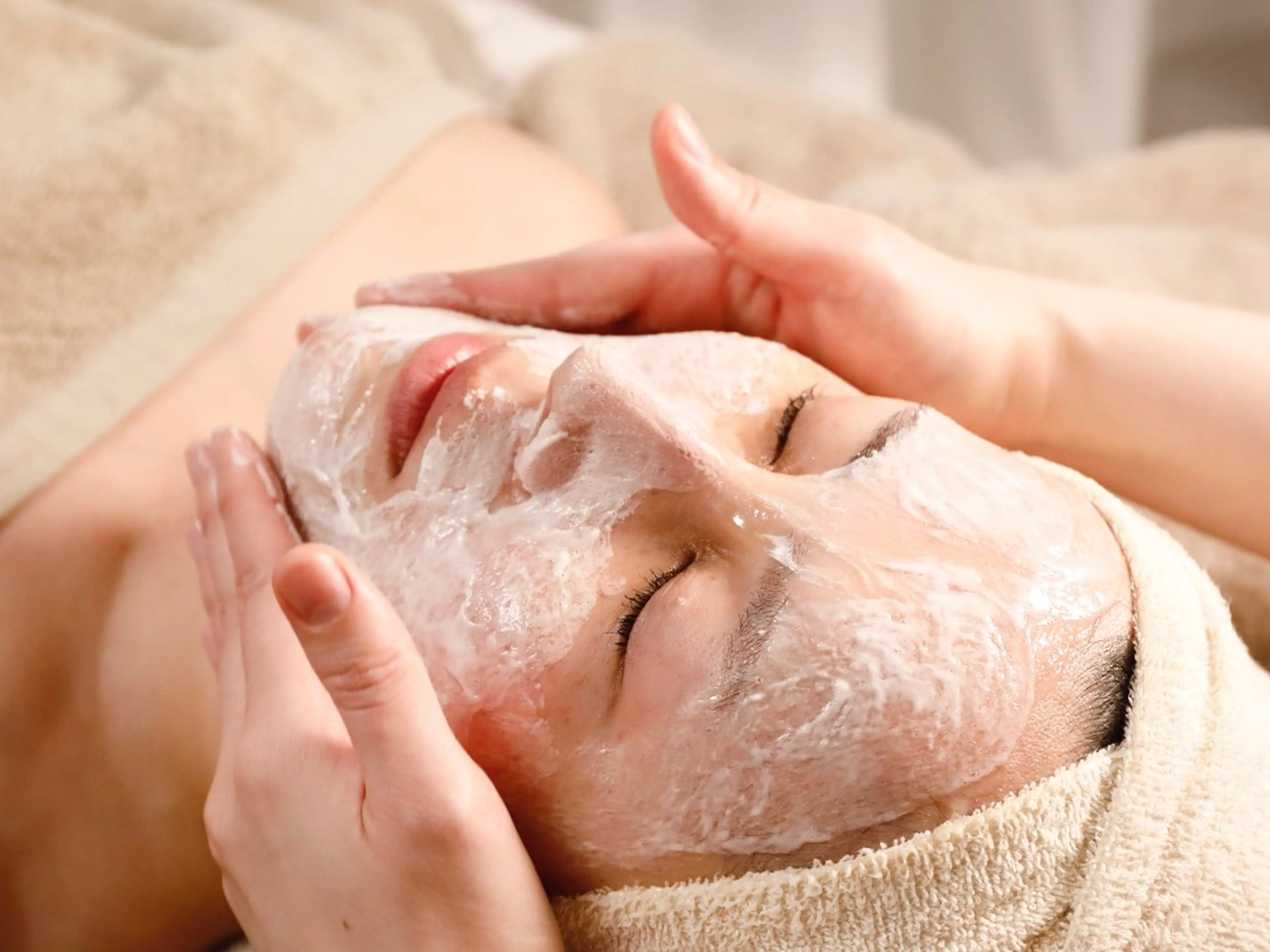 【小顔×艶肌】超小顔×美白・艶肌◆小顔矯正＋炭酸パック70分¥11000→¥8800の写真