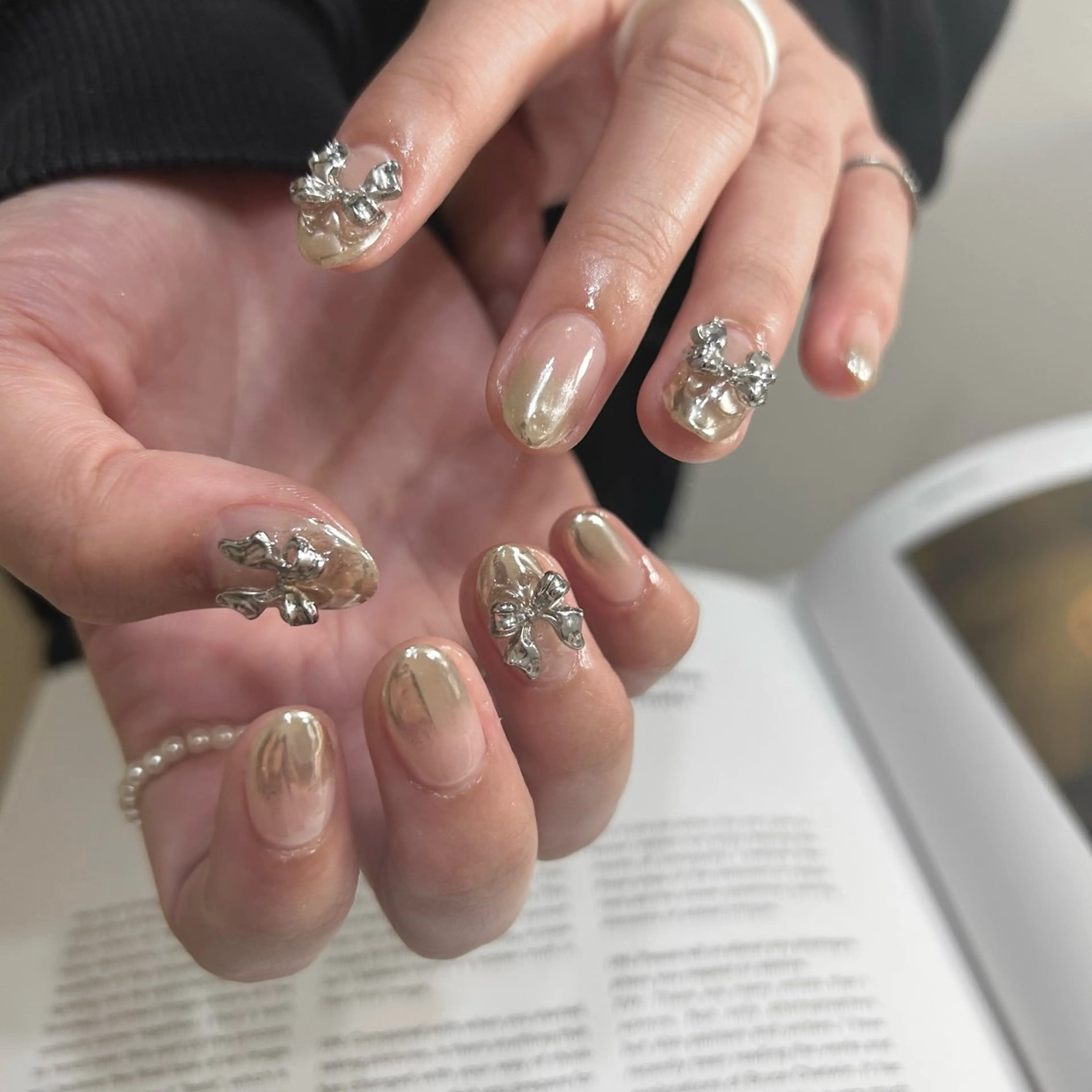 ネイル ブルー フットネイル ジェルネイル キラキラネイル 韓国ネイル RooM -produce by maynail-所属・RooM -mizuki-のネイルデザイン