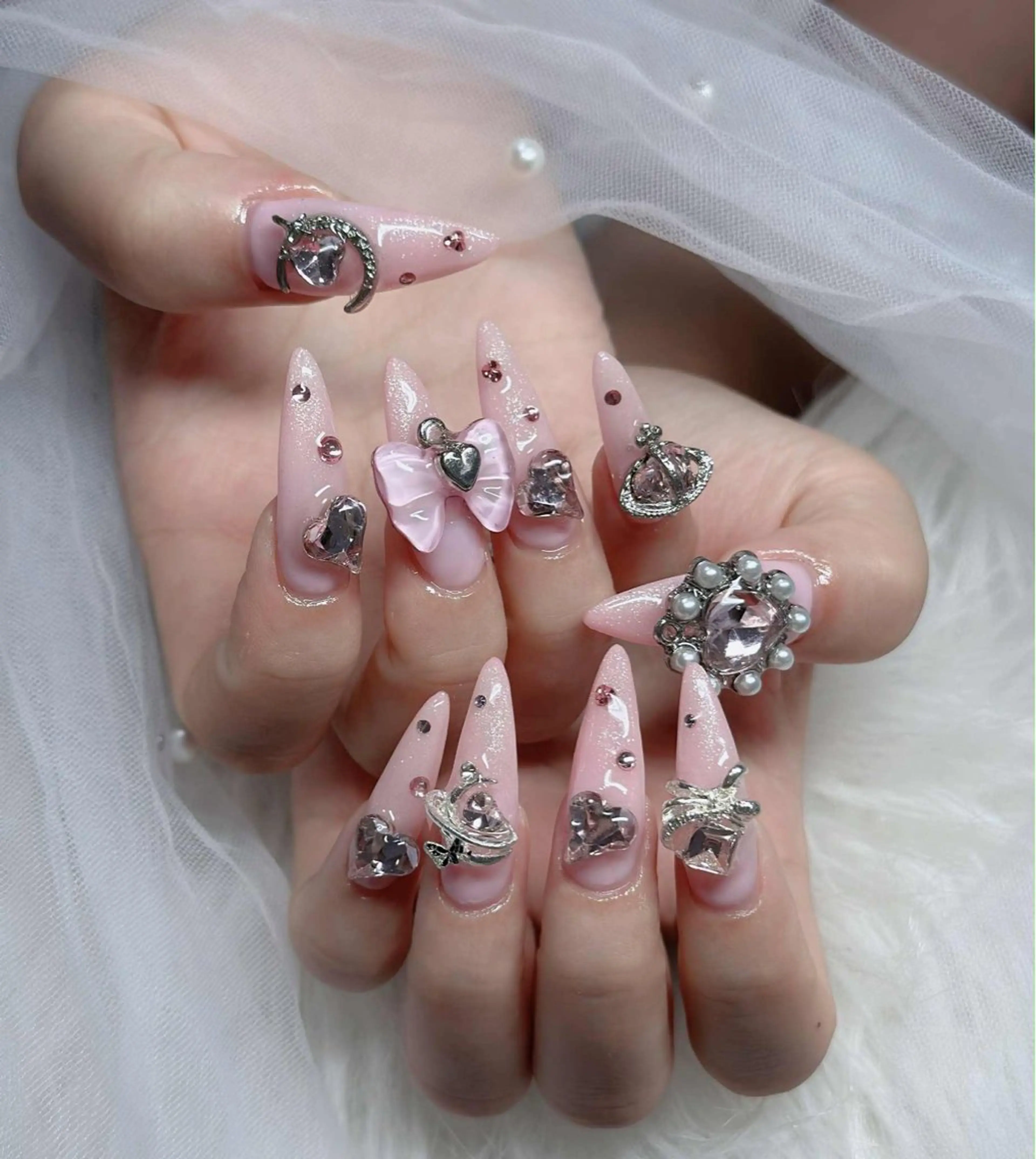 ネイル フレンチネイル ジェルネイル ガラスフレンチ ハロウィン ハート ハンドネイル H.baby Nail Salonのネイルデザイン