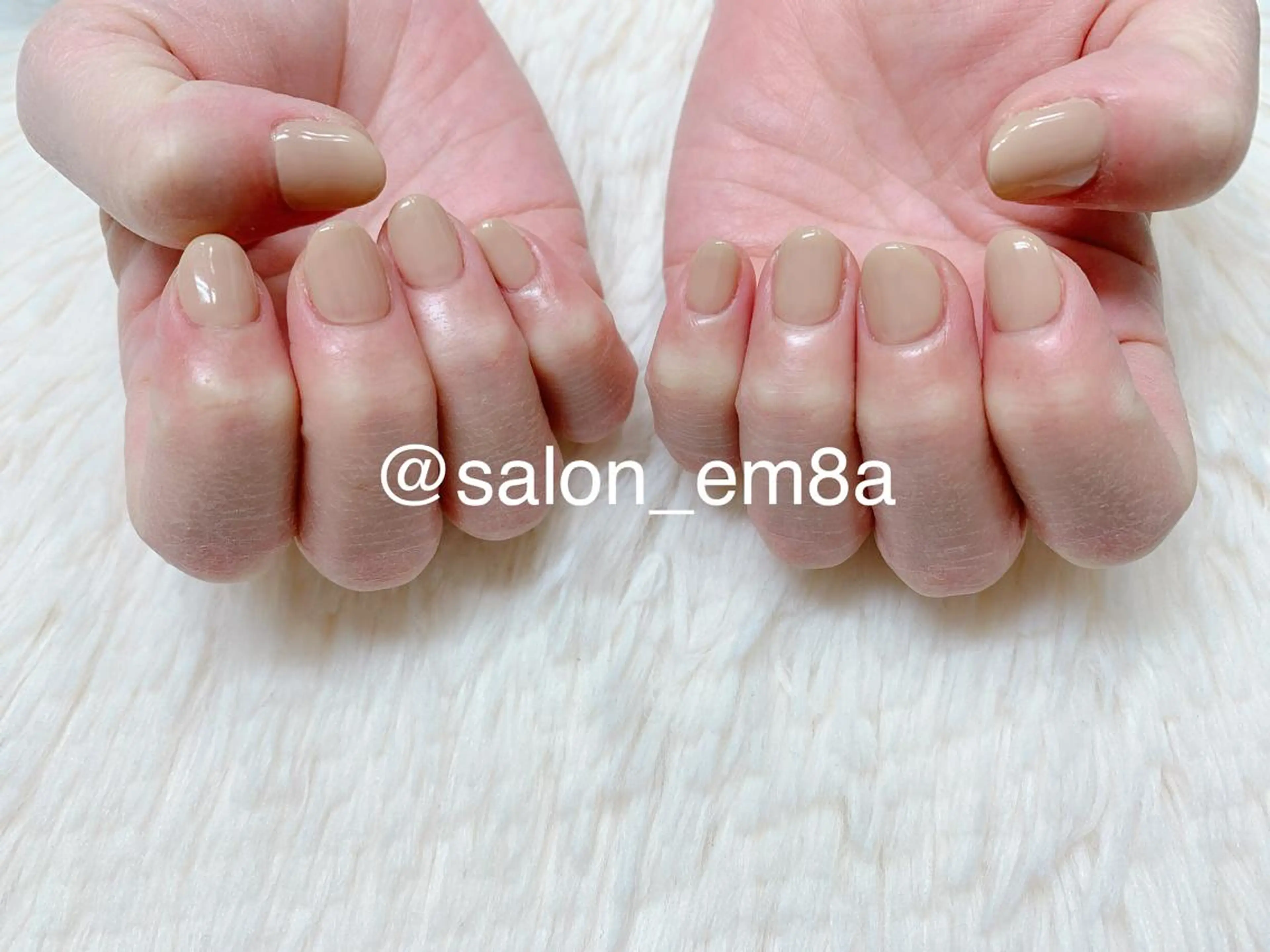 ネイル ジェルネイル ワンカラーネイル シンプルネイル ハンドネイル salon EM&A emiのネイルデザイン