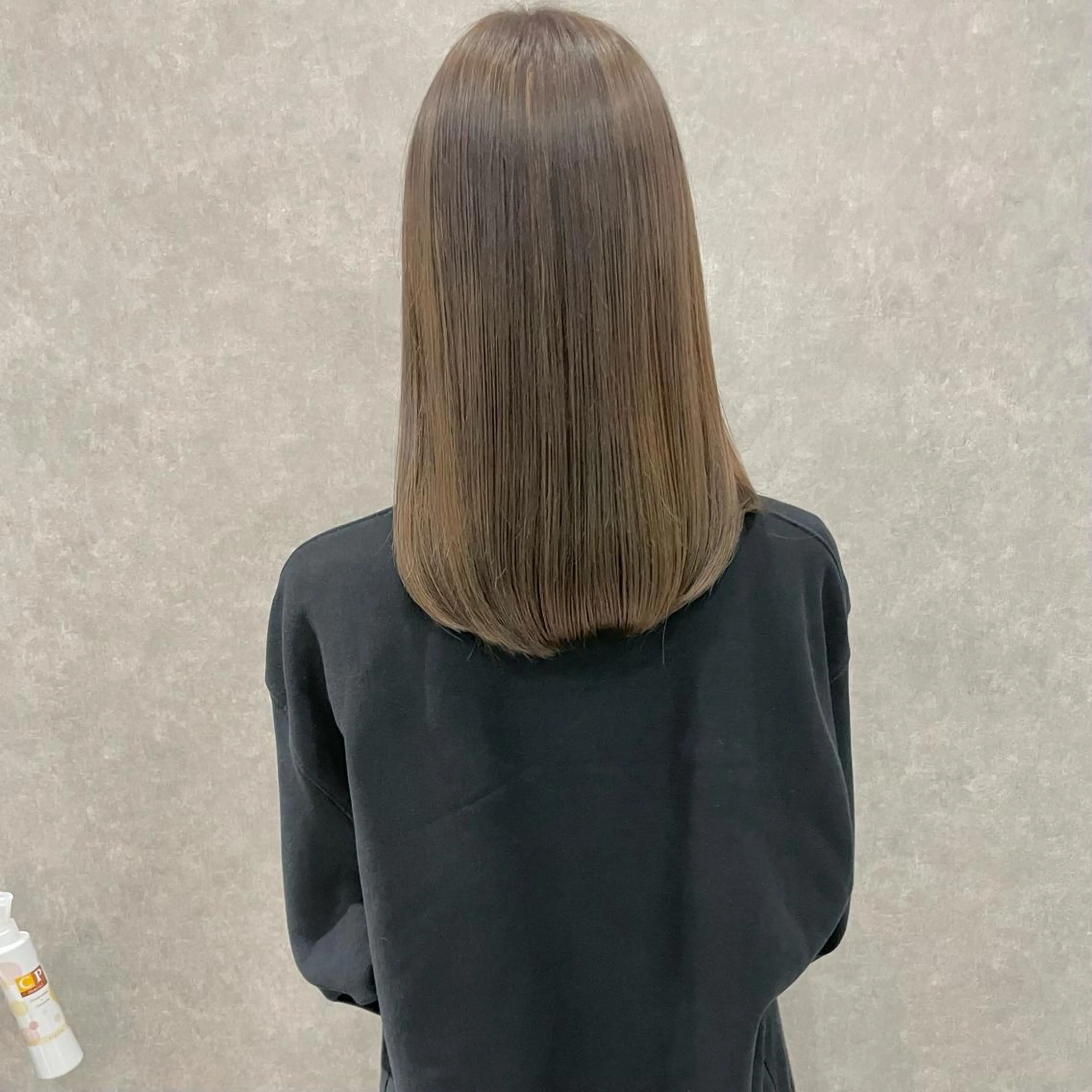 セミロング カラー はちすか るかのヘアスタイル