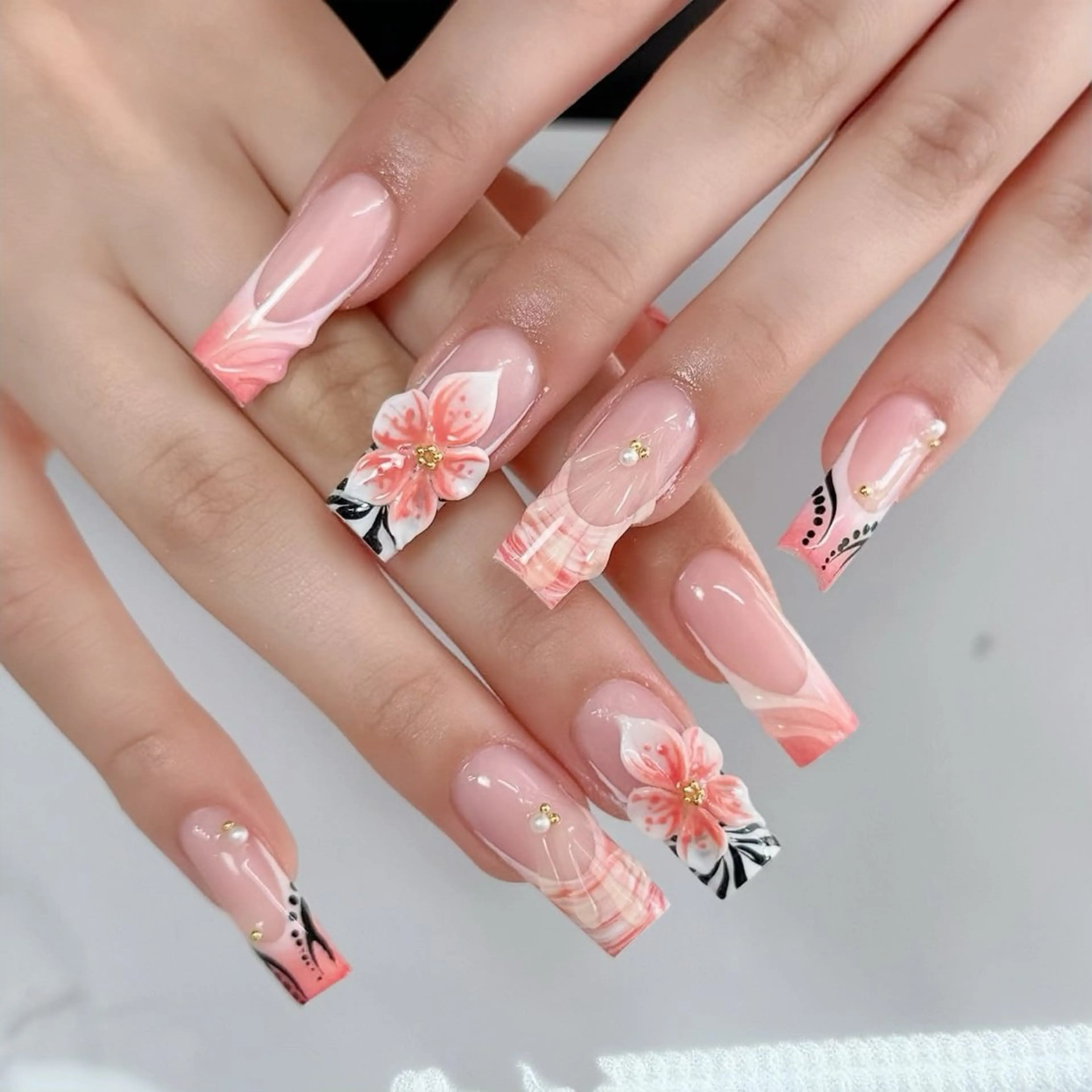 ネイル ハンドネイル ハンドケア Nova Nail Nambaのネイルデザイン