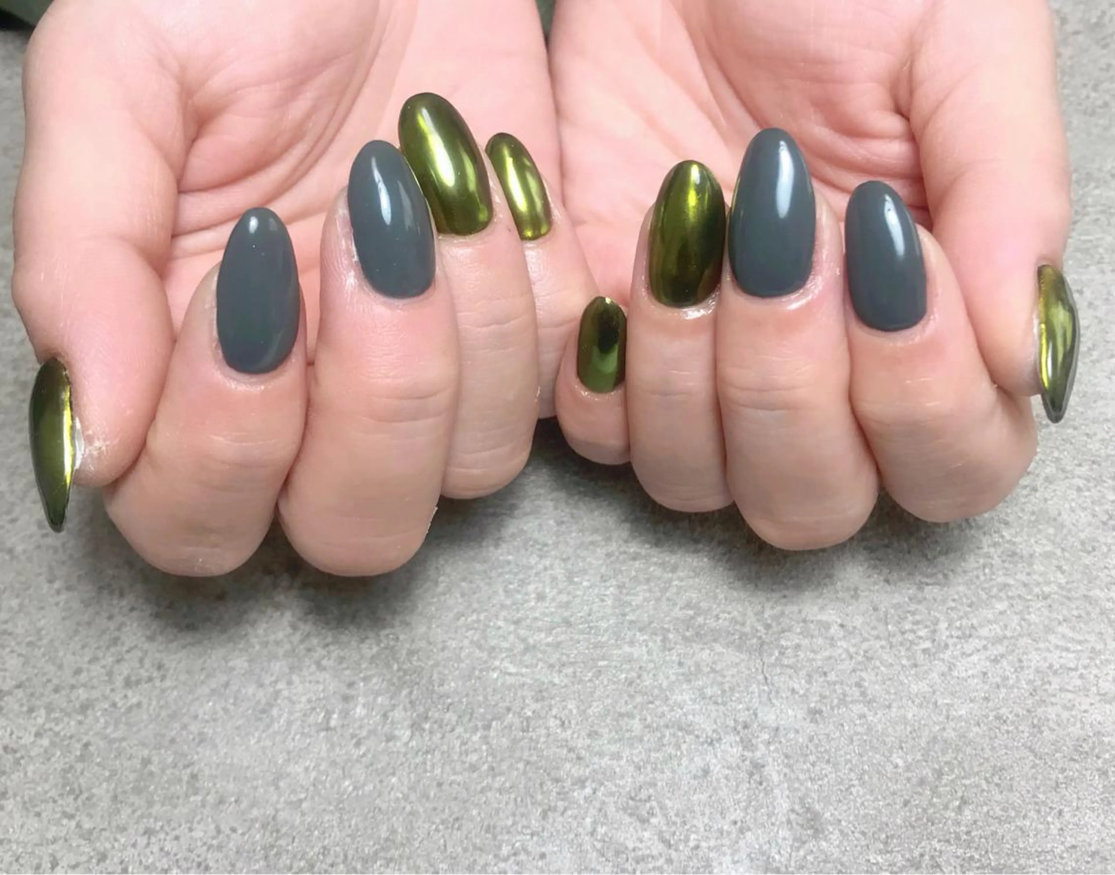 ネイル ゴールド ミラーネイル 黄色 nailroom DIASOMNIAのネイルデザイン