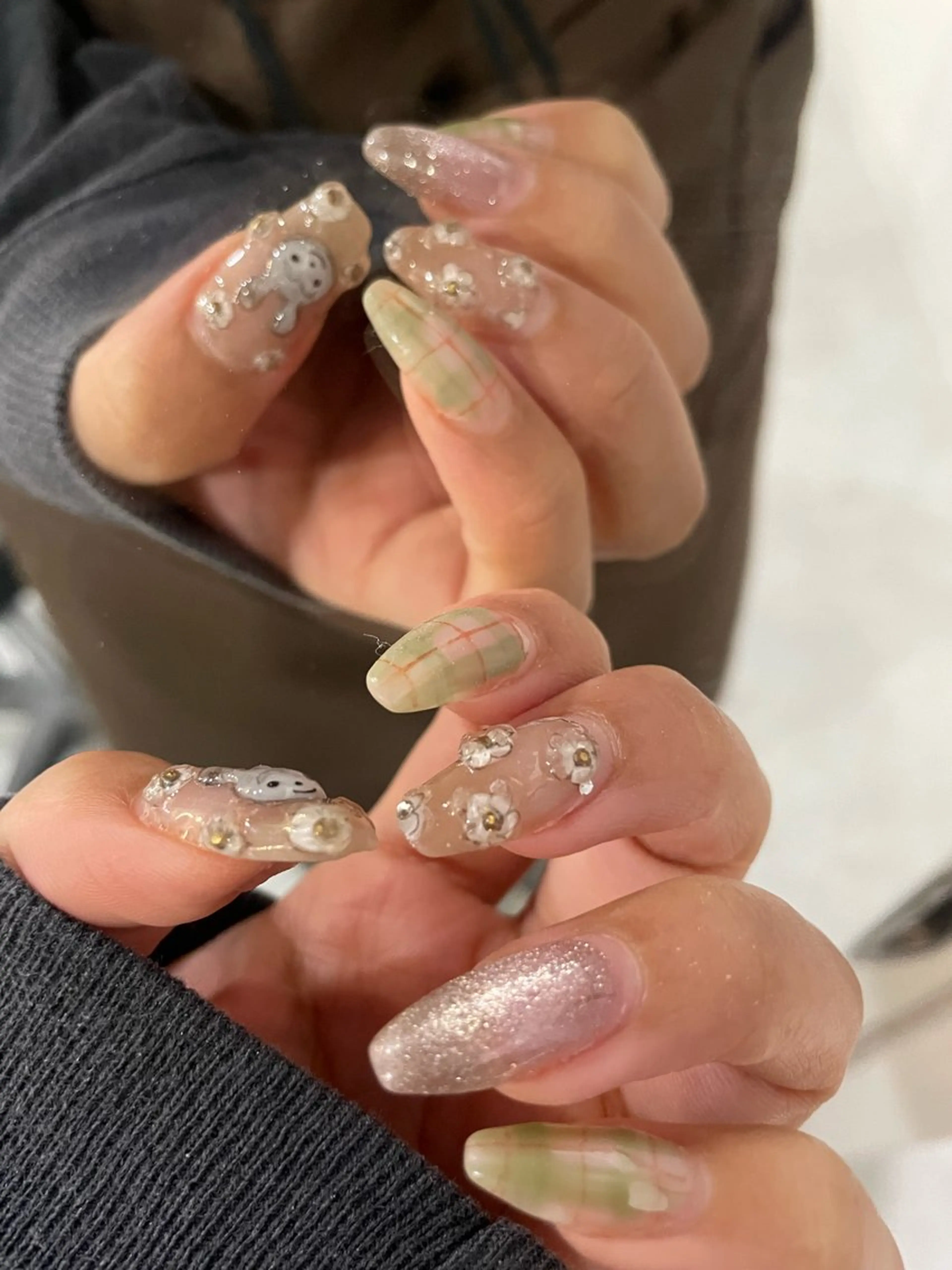 ミディアム ハンドネイル LBnail.sae /おえかきネイルのネイルデザイン