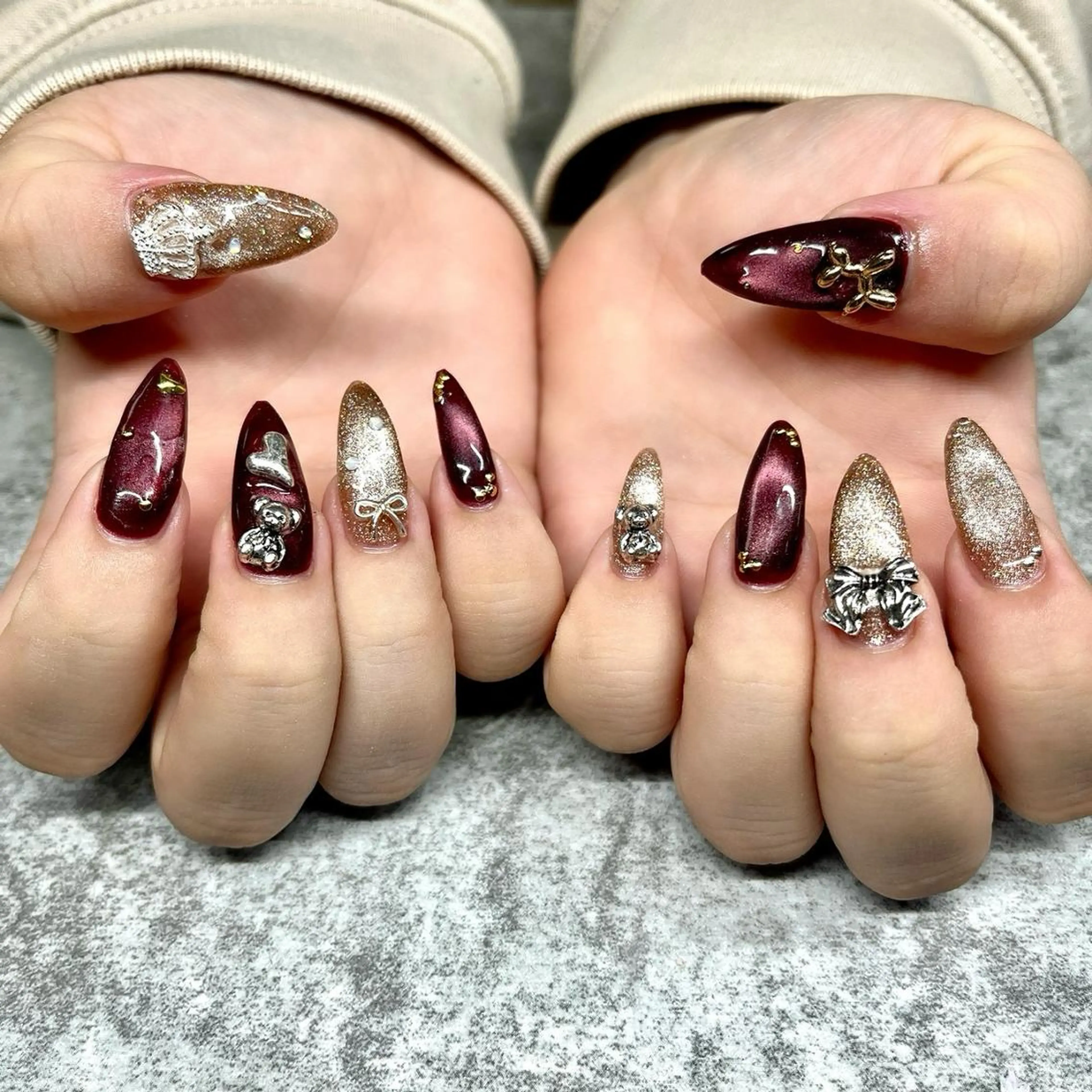 ネイル オーロラネイル ボルドー クリアネイル フラッシュネイル フットネイル Rabe nail ラーベネイルのネイルデザイン