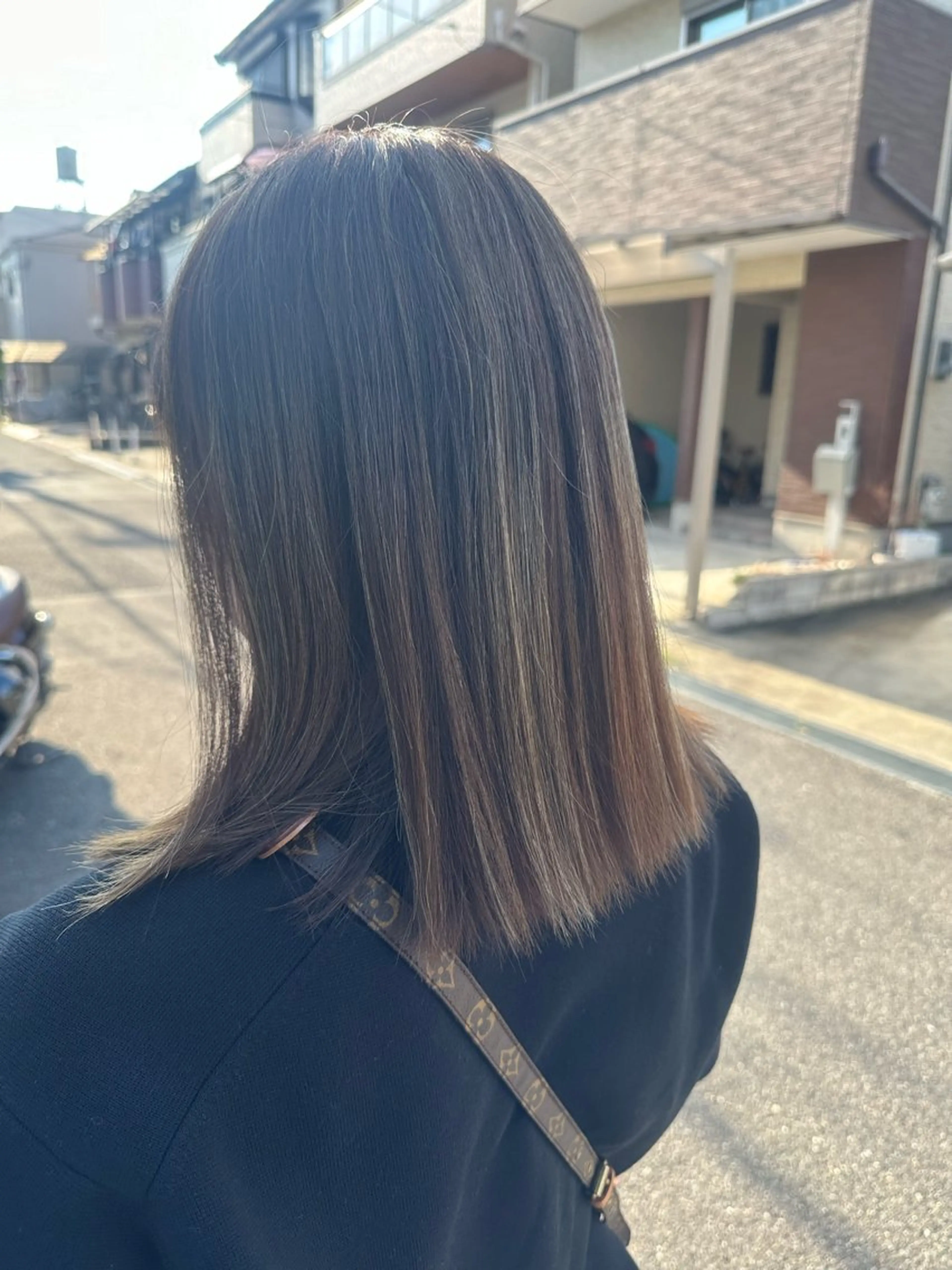 ミディアム カラー ハイライトカラー ハイライト ヘアカラー 安達 望のヘアスタイル