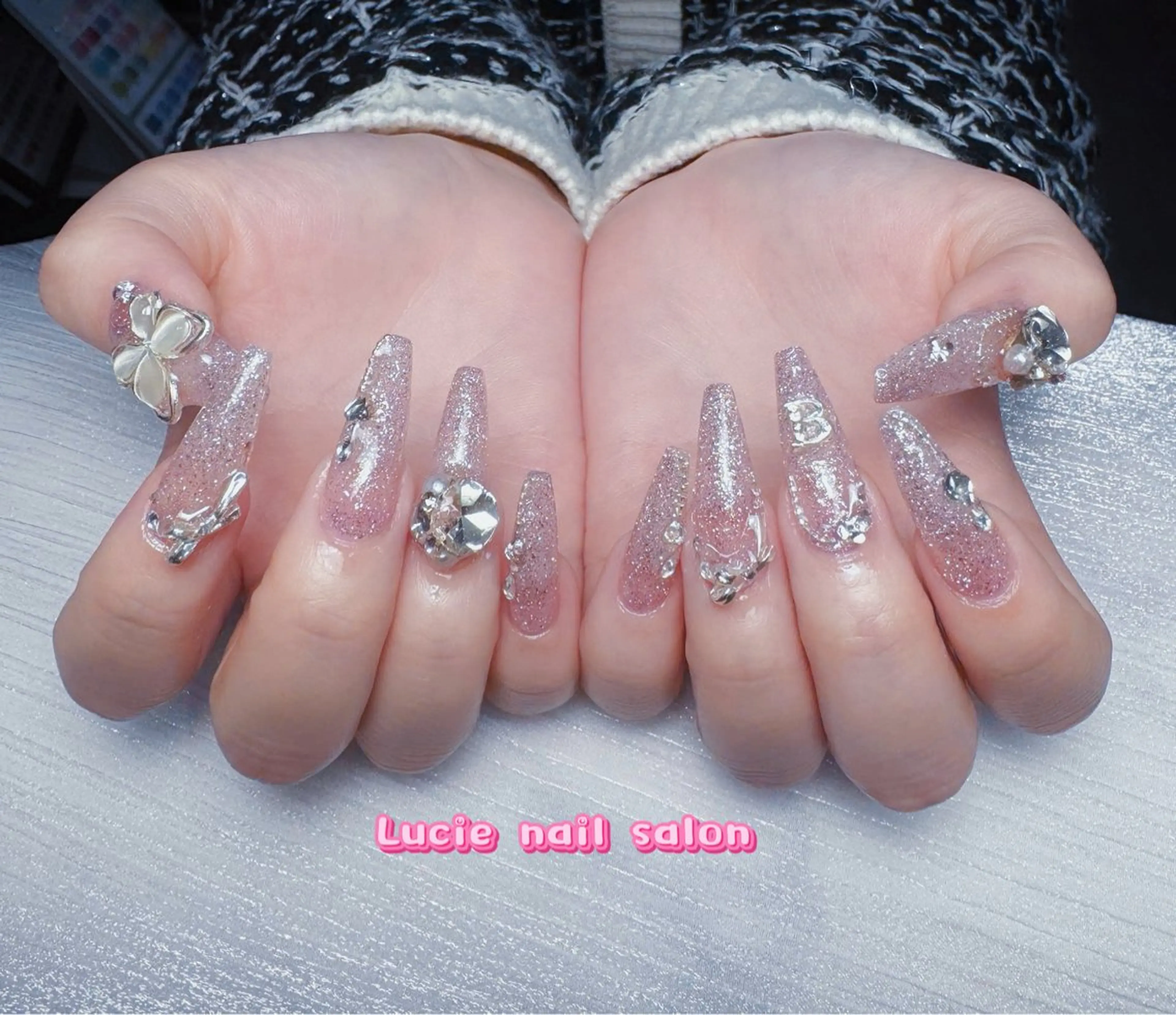 ネイル ハンドネイル LUCIE NAIL SALON所属・NGUYEN THI THANHのネイルデザイン