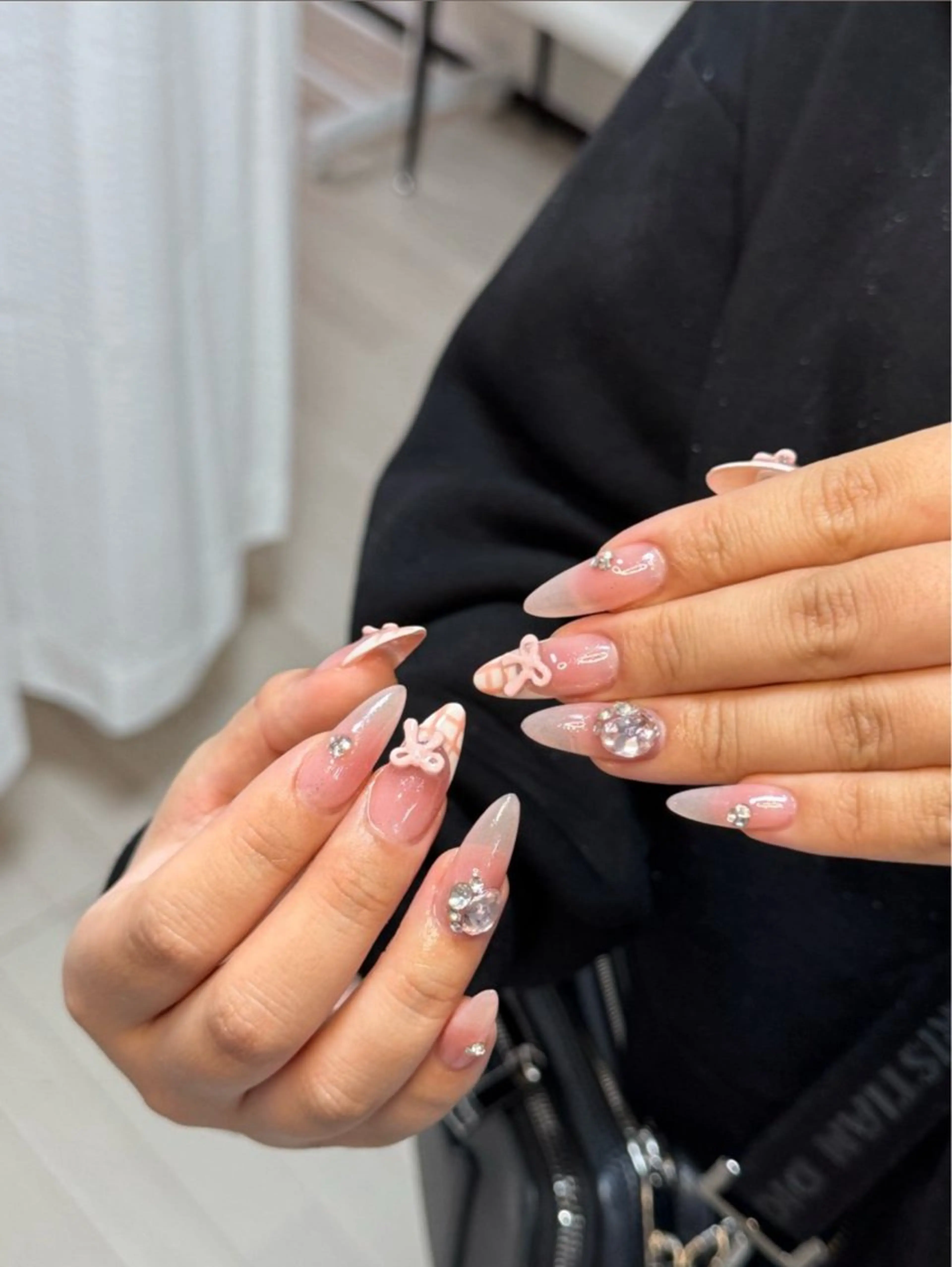 ネイル アートネイル オーロラネイル チークネイル フレンチネイル ガラスフレンチ ハンドネイル 🎀🎀YooLi Nail Salonのネイルデザイン